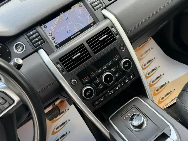 Land Rover Discovery Sport view 10