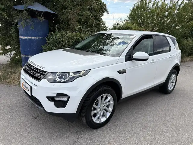 Land Rover Discovery Sport view 4