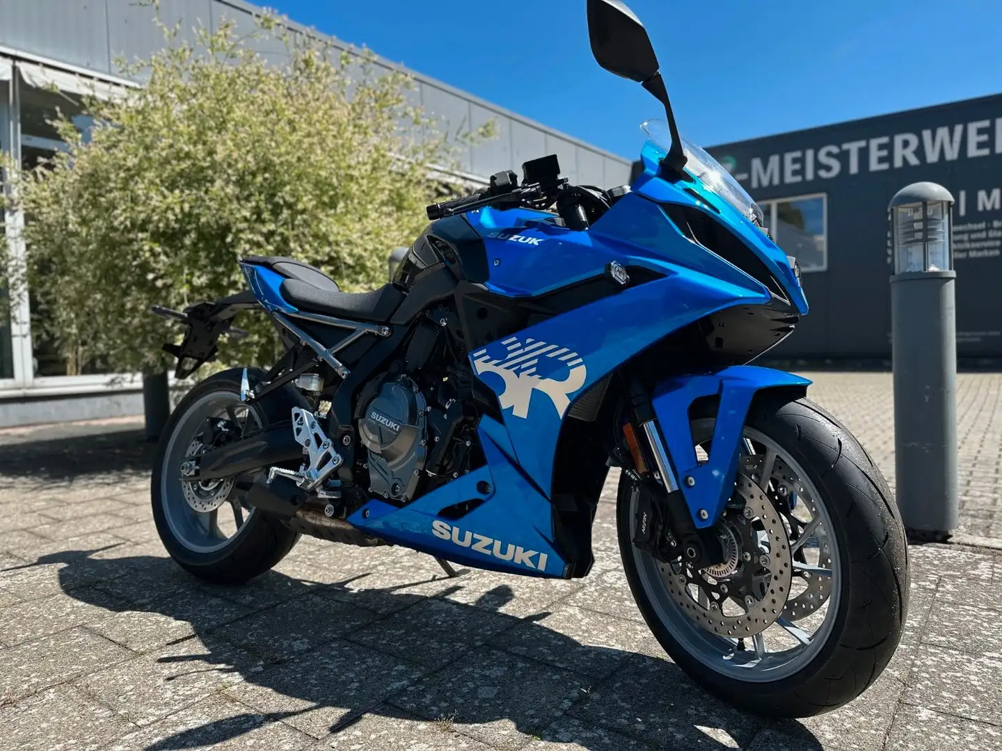 Suzuki GSX 8R - 1