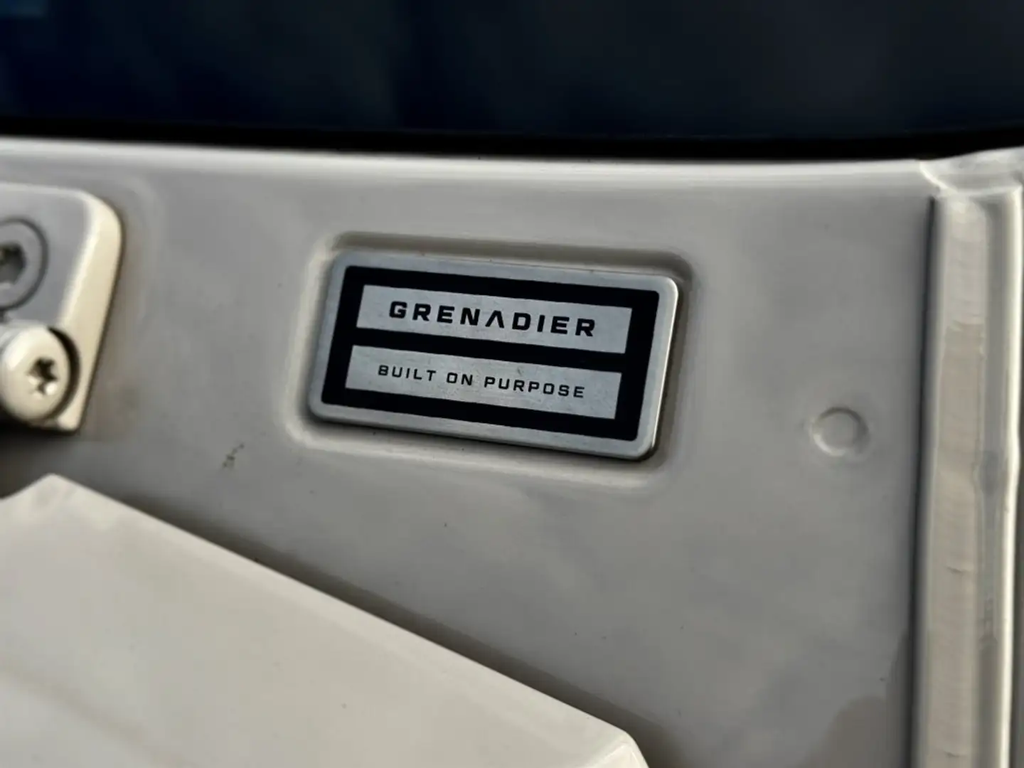 Ineos Grenadier Station Wagon 3.0 Bi-TurboD AWD Grau - 2