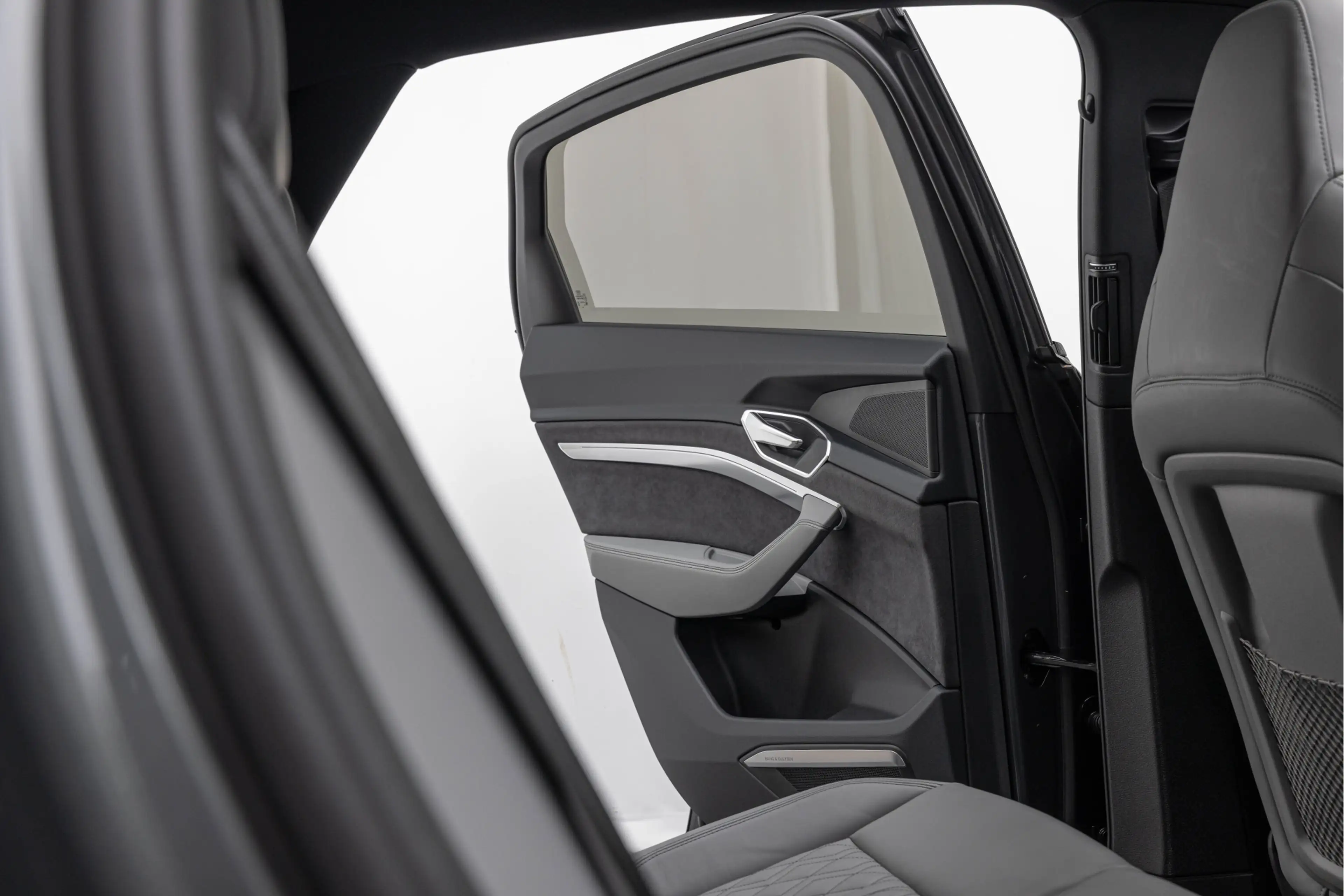 Audi Q8 e-tron Sportback SQ8 503pk Quattro 115 kWh Pano S-stoelen — photo 12