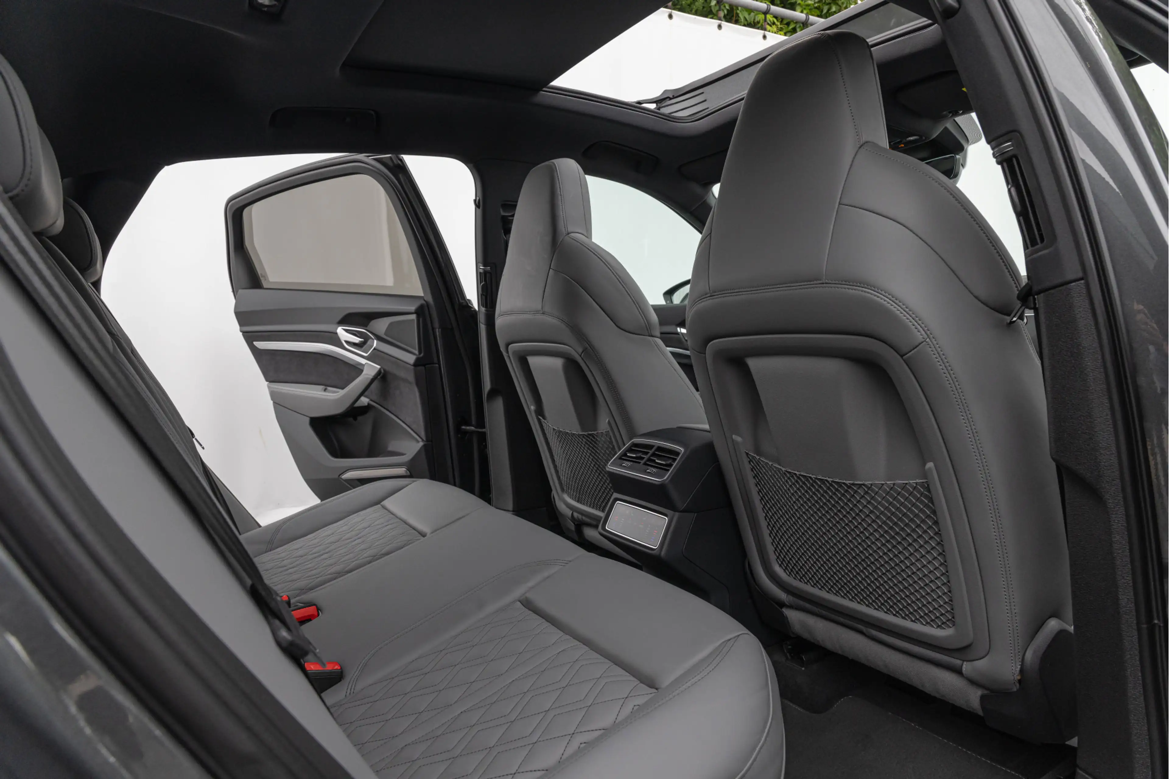 Audi Q8 e-tron Sportback SQ8 503pk Quattro 115 kWh Pano S-stoelen — photo 11