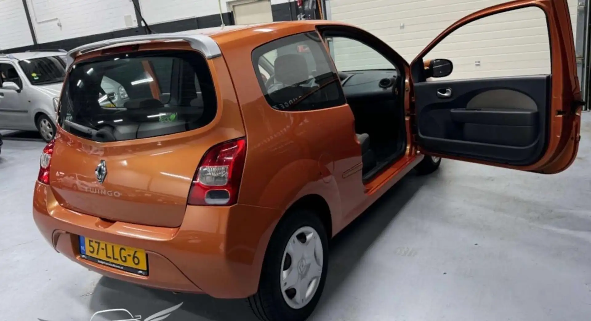 Renault Twingo Twingo+1.2-16V+Authentique Oranje - 2