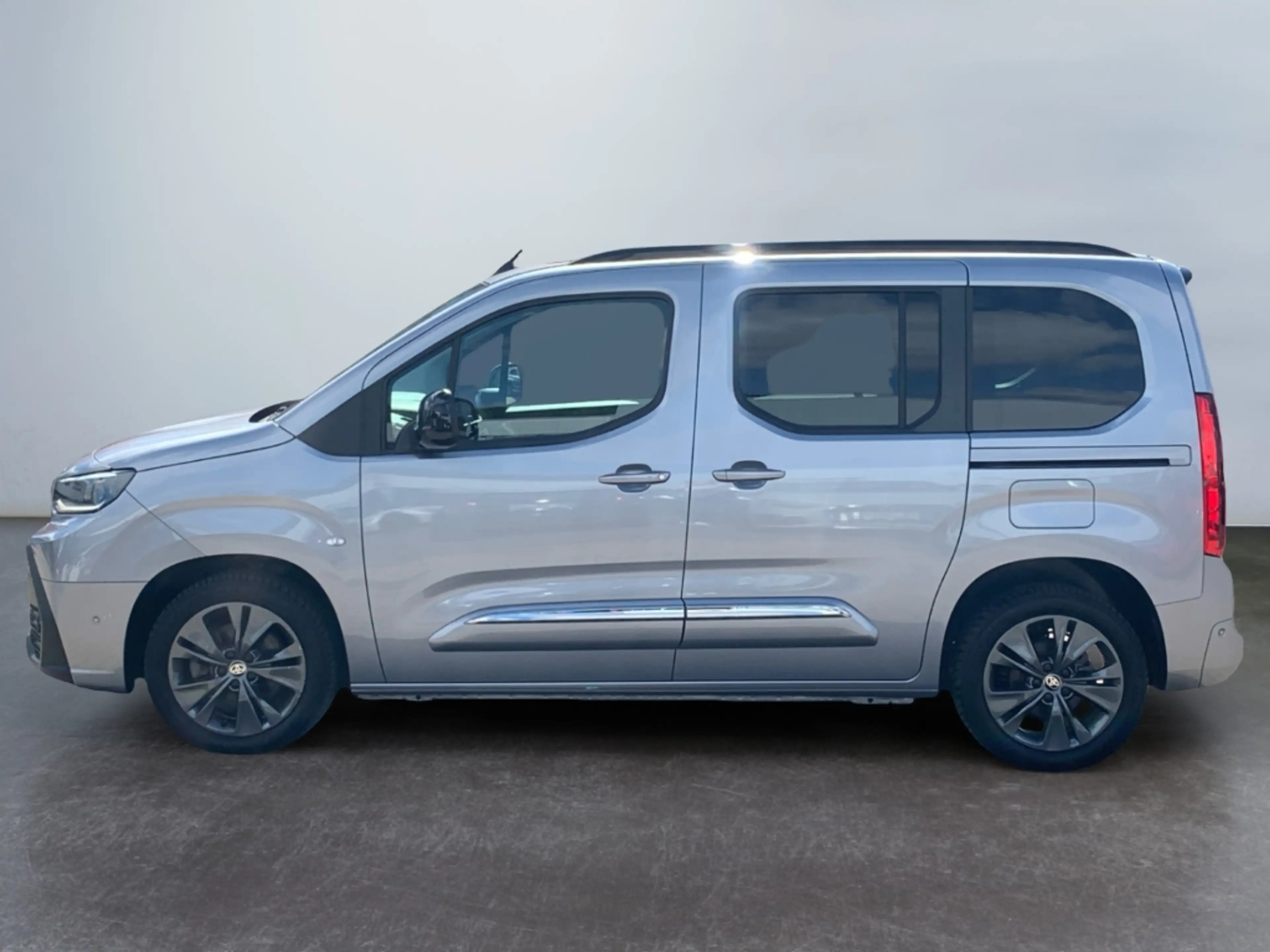 Toyota Proace City Verso 1.5 D-4D L1 Lounge *Pano*RCam* — photo 5