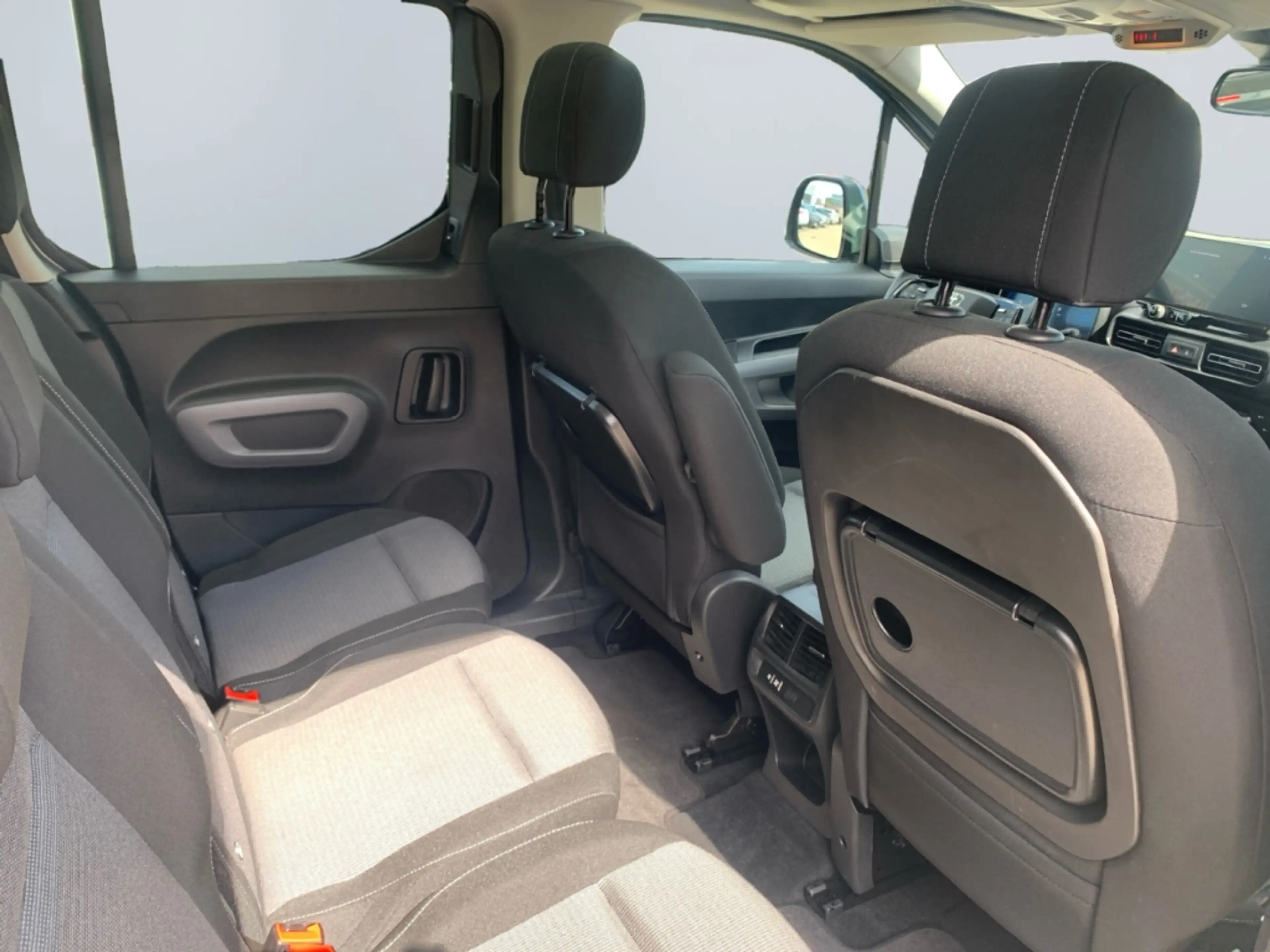 Toyota Proace City Verso 1.5 D-4D L1 Lounge *Pano*RCam* — photo 15