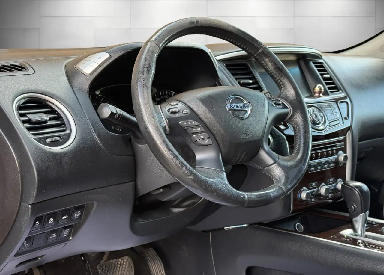Nissan Pathfinder снимка Nissan Pathfinder