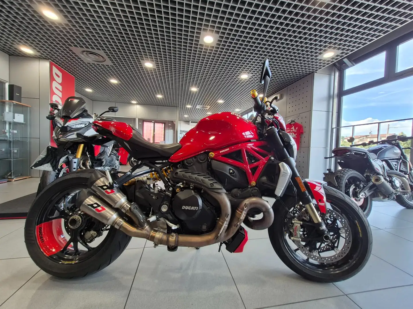 Ducati Monster 1200 R Roşu - 1