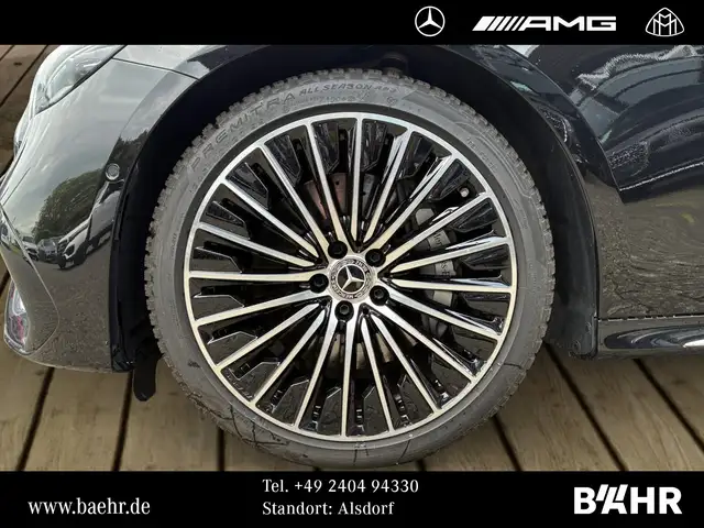 Mercedes-Benz 220 view 6