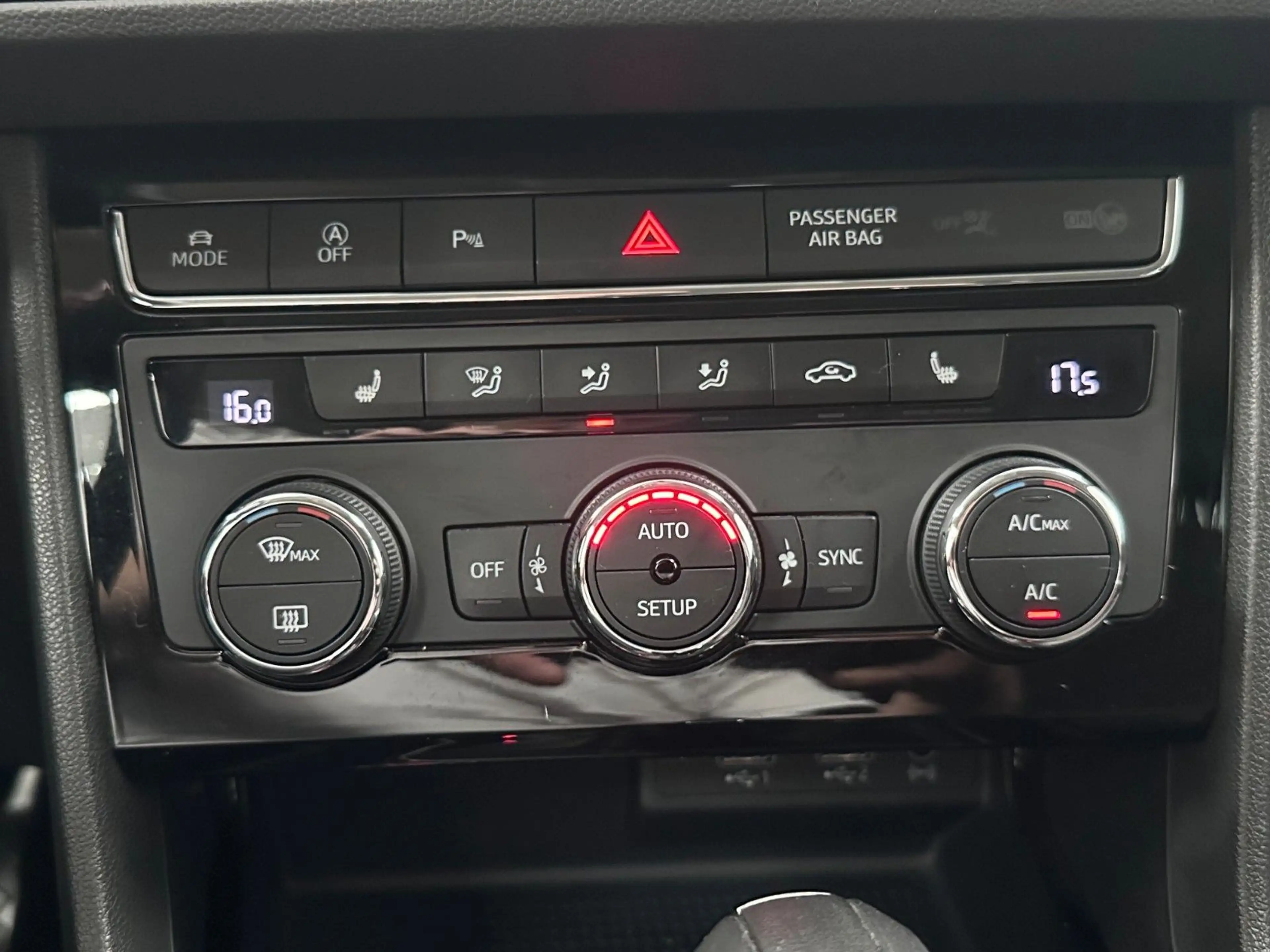SEAT Leon SC FR STANDHEIZUNG+NAVI+LED+KAM+PDC — photo 32