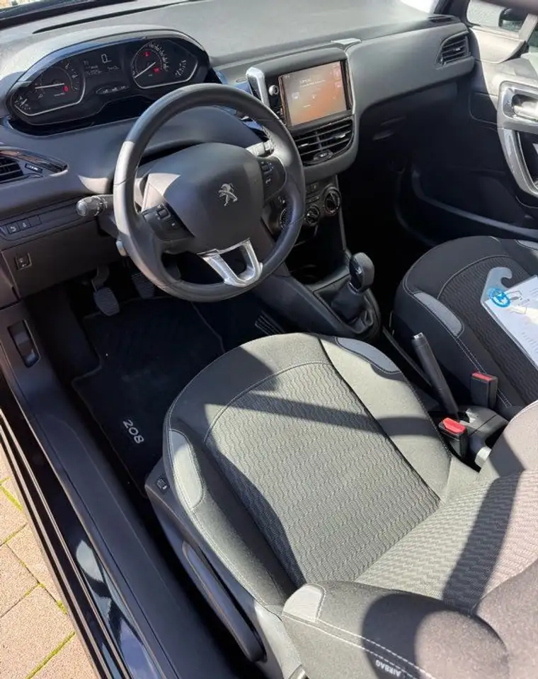 Peugeot 208 208 — photo 9