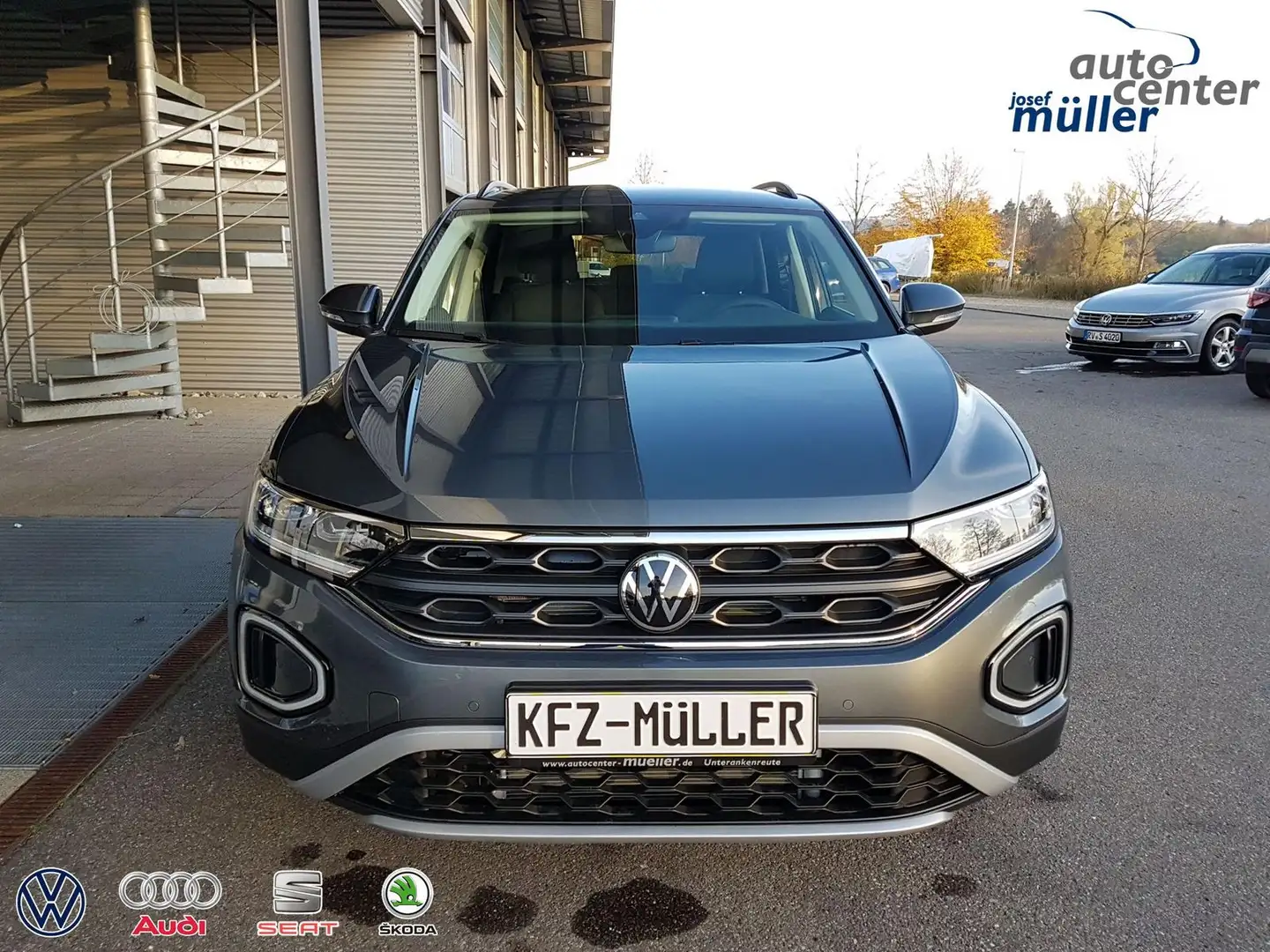 Volkswagen T-Roc Advanced 1.5 TSI DSG *AHK*Kamera*LED*AC... Grau - 2