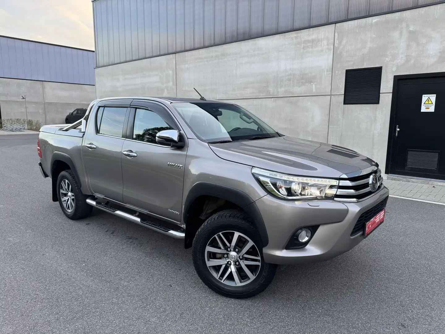 Toyota Hilux 2.4D-4D Automatic 4x4 Double Cab /Only Export Afri Beige - 2