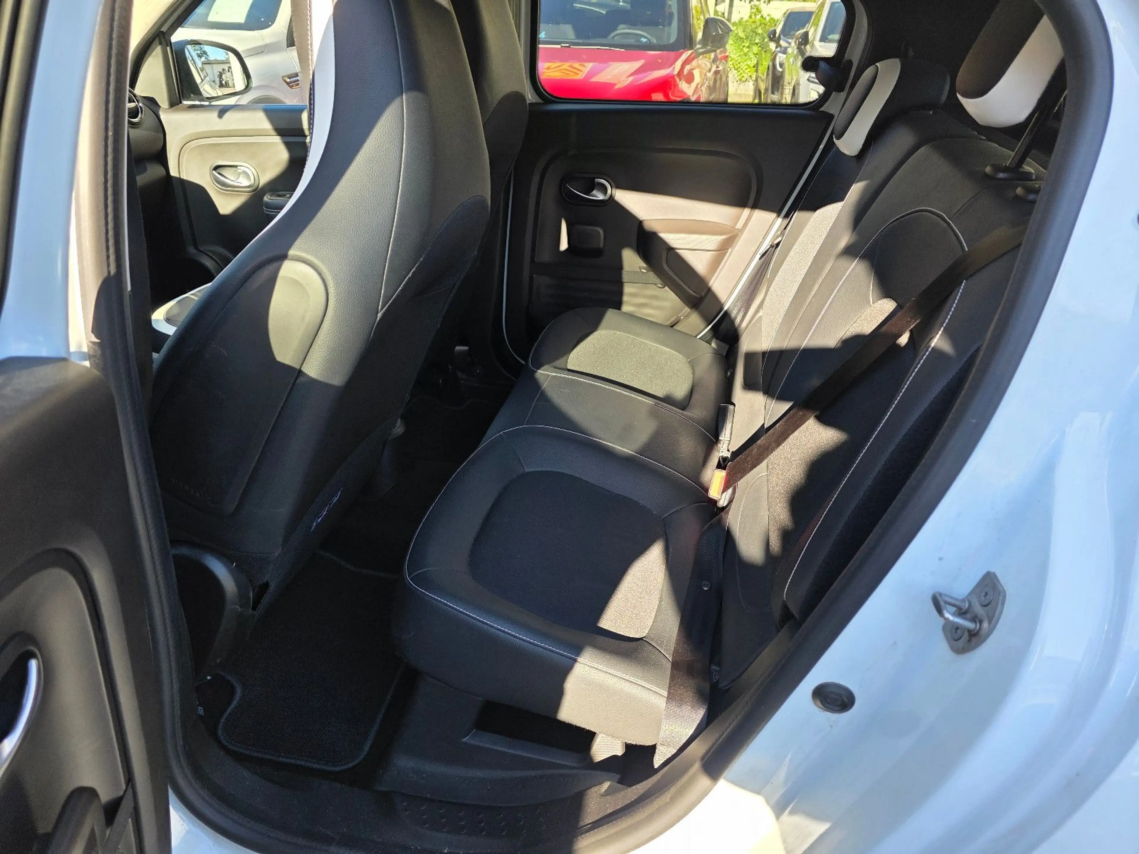 Renault Twingo Techno Electric — photo 10