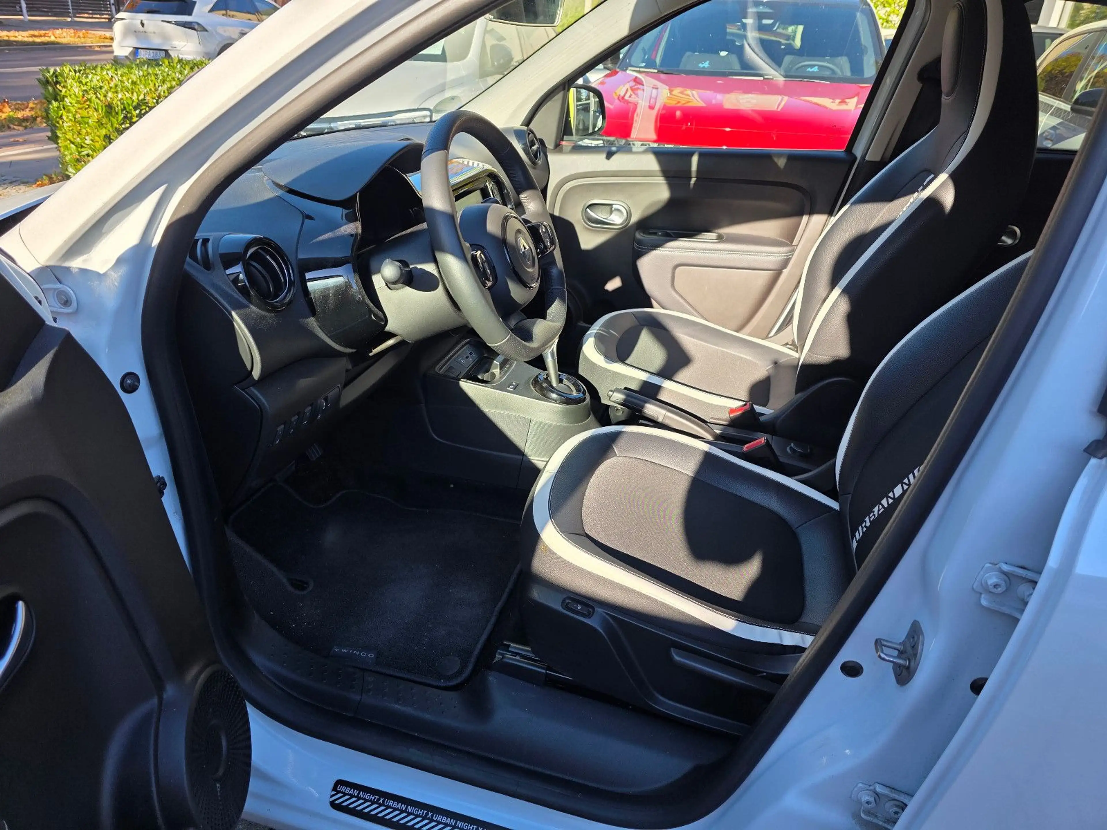 Renault Twingo Techno Electric — photo 9