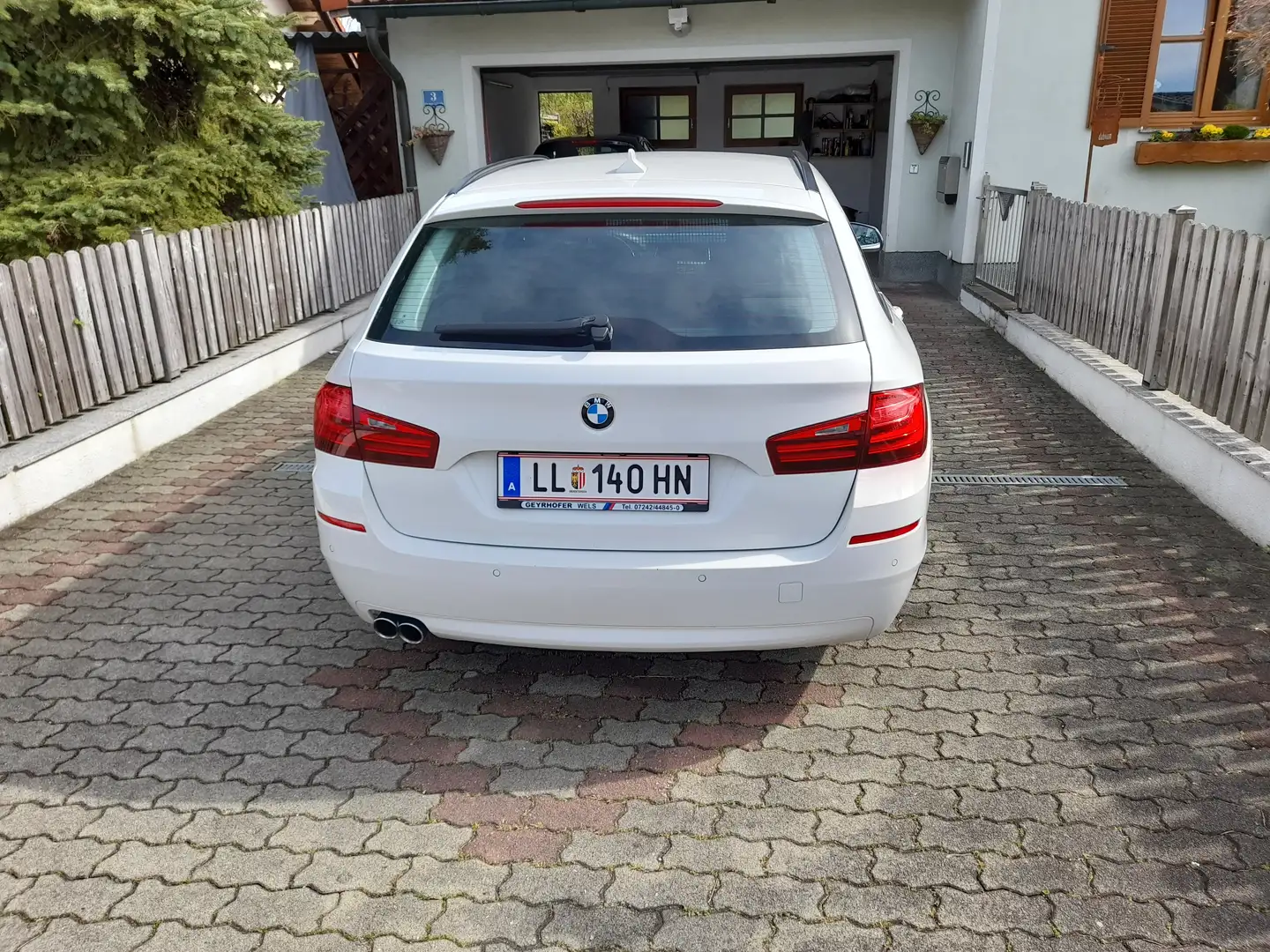 BMW 520 520d  xDrive F11 LCi Voll Weiß - 2