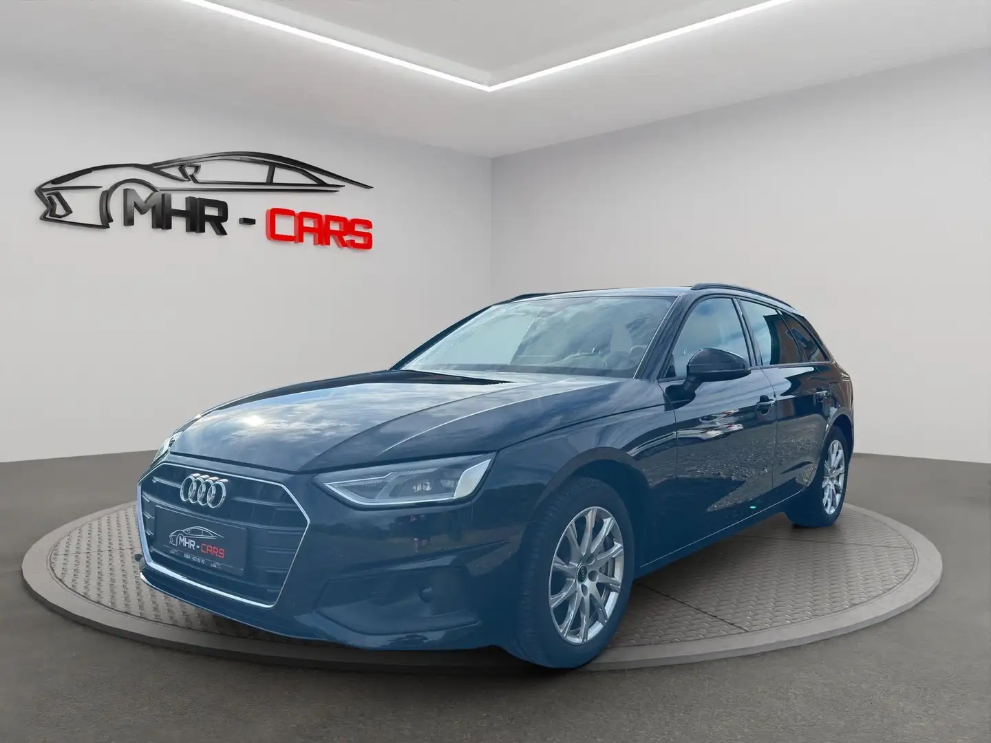 Audi A4 40 2.0 TDI Schwarz - 1