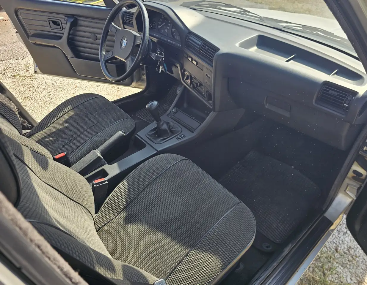 BMW 318i 4p, foto 11