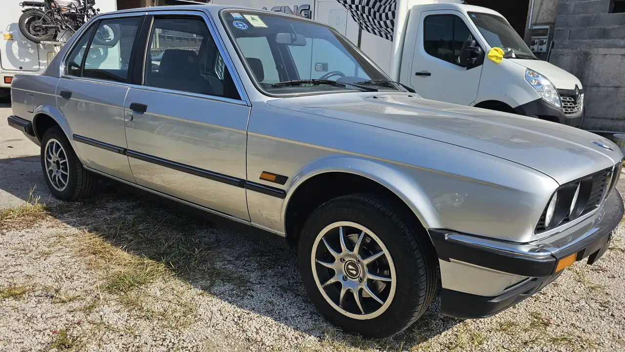 BMW 318i 4p, foto 3
