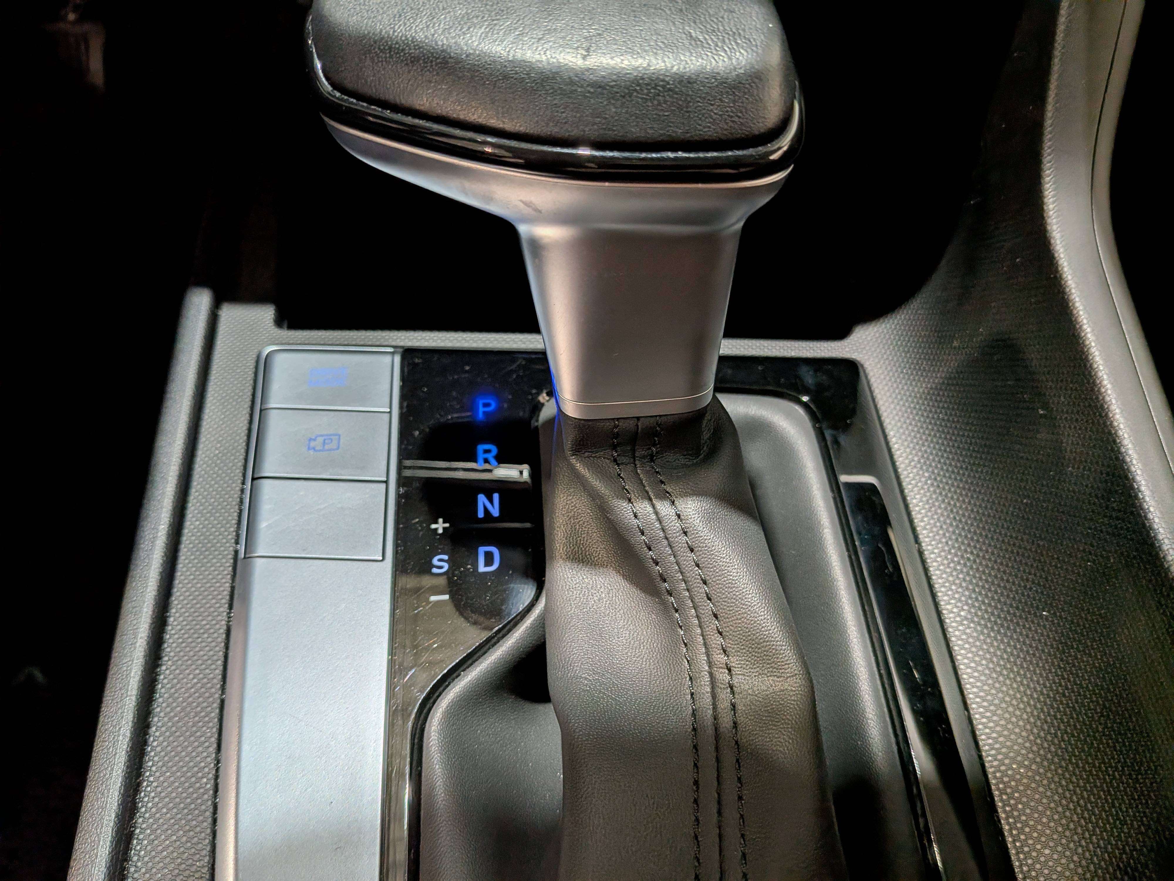 Hyundai Elantra 2025