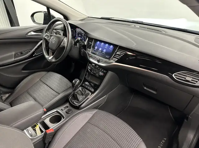 Opel Astra view 12