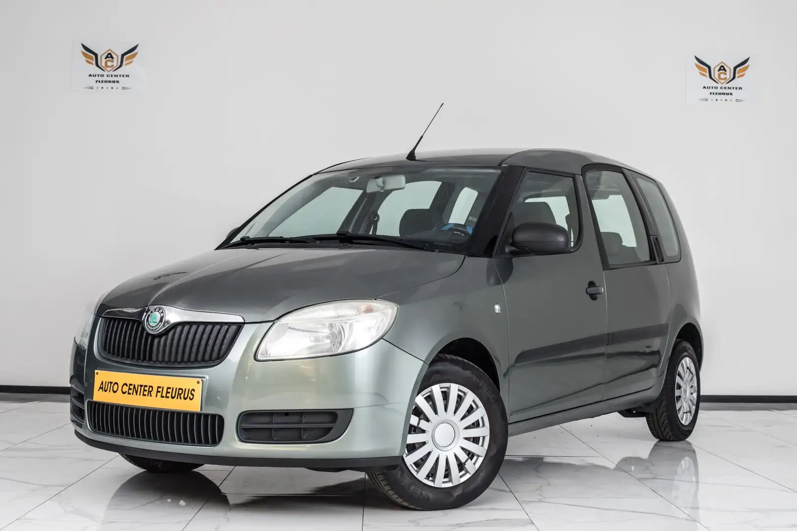 Skoda Roomster 1.2i Gris - 1
