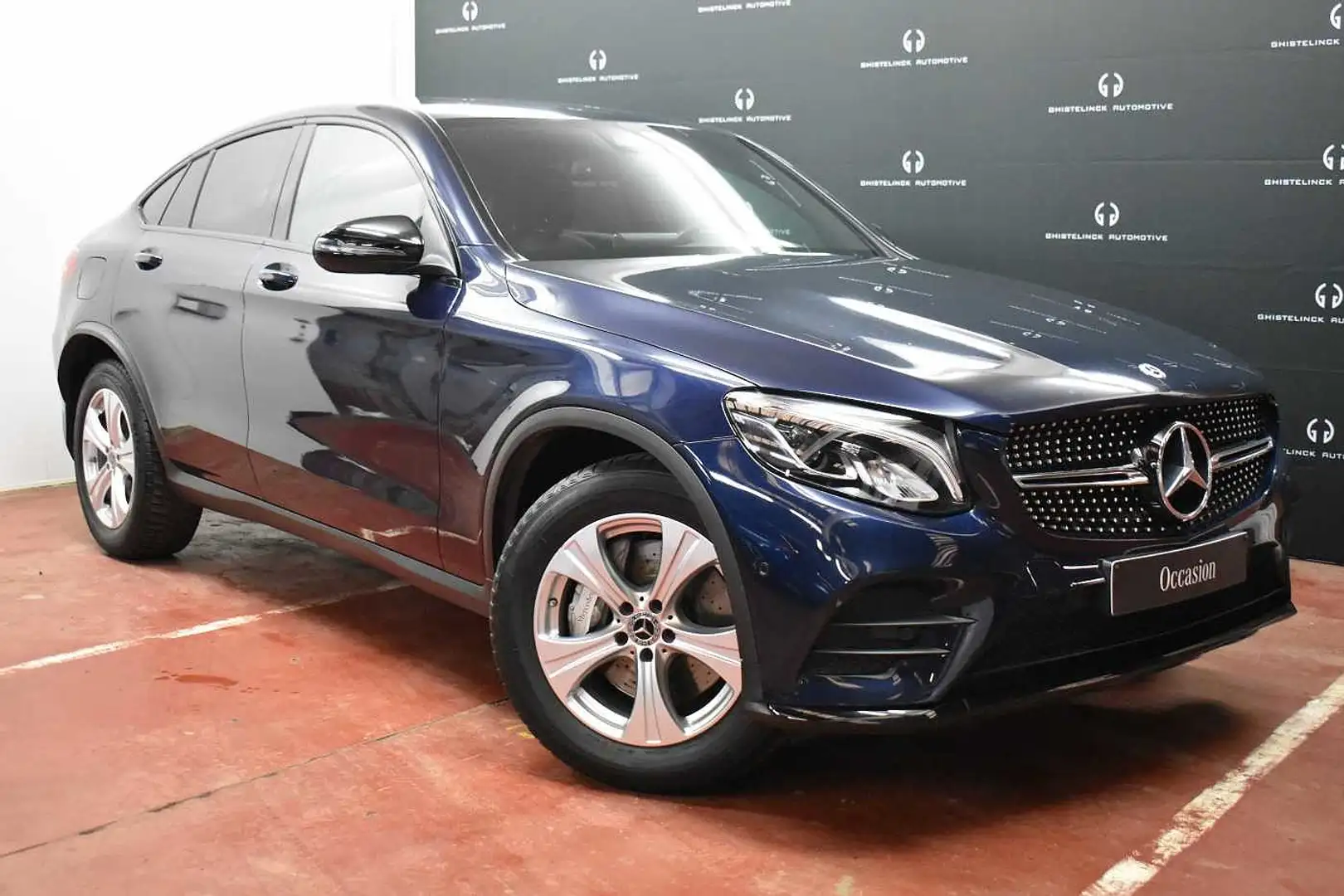Mercedes-Benz GLC 250 4MATIC Coupé + AMG + Design Pack+ Assist PLus Blauw - 2