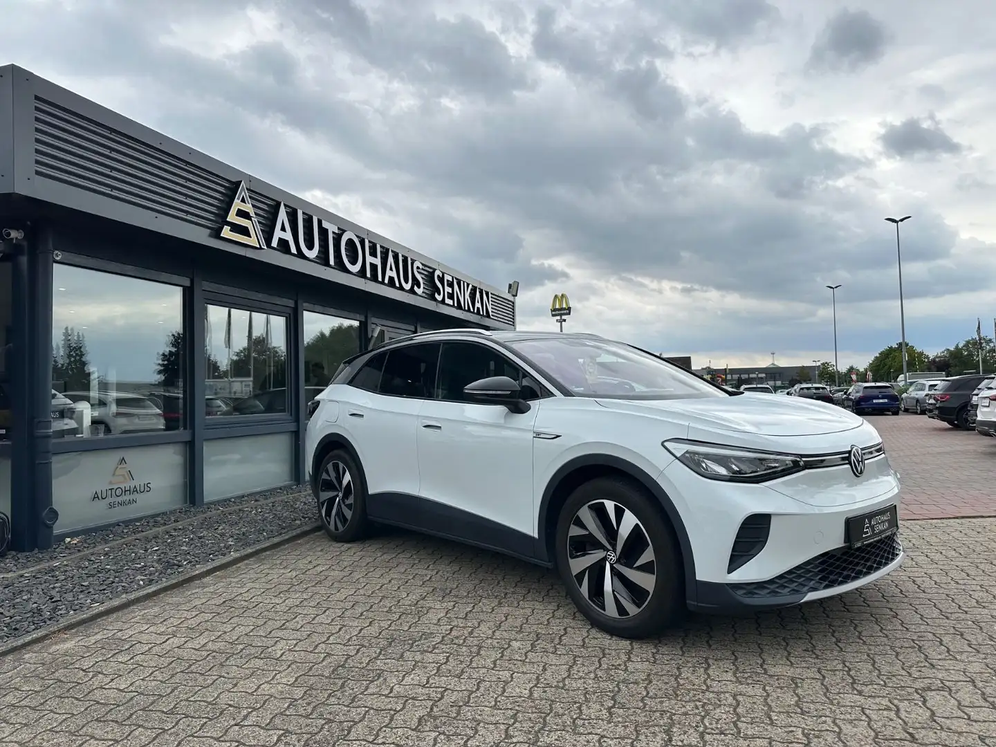 Volkswagen ID.4 Pro Performance 150 kW 1st*NAVI*R-CAM*AHK* Білий - 1
