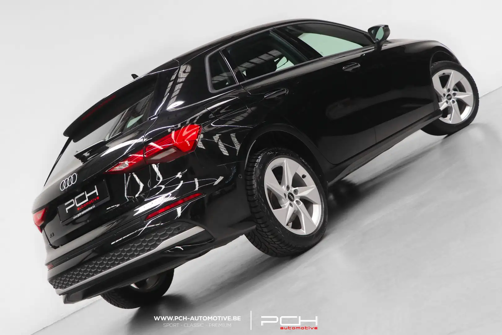 Audi A3 Sportback 30 TFSI S-tronic CUIR/VIRTUAL/CARPLAY Zwart - 2