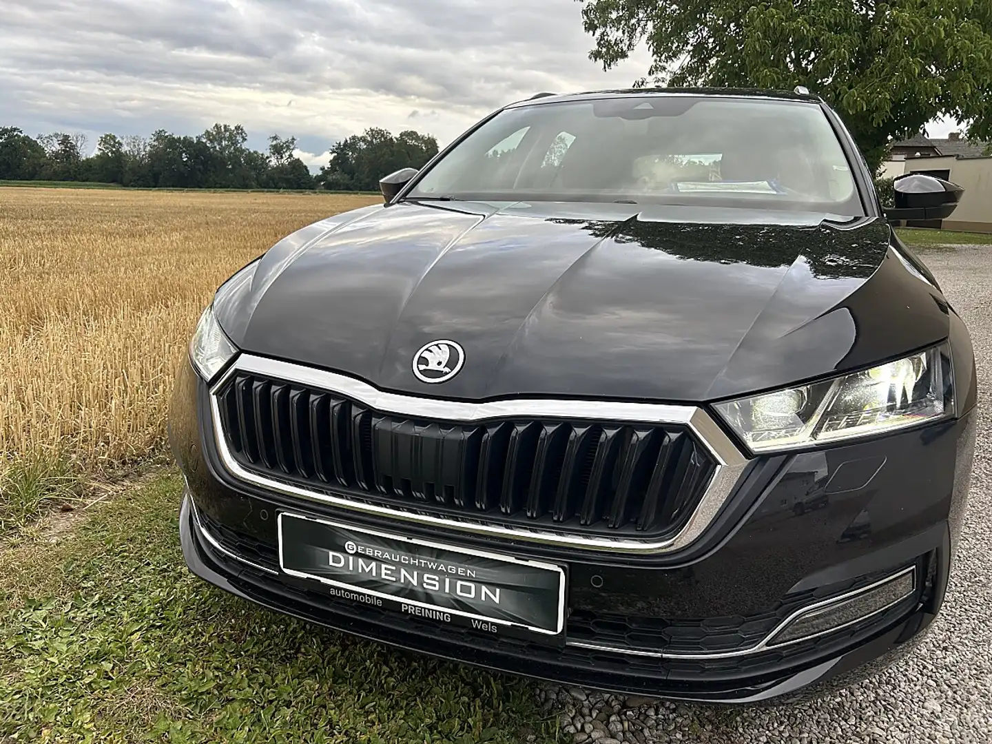 Skoda Octavia Combi 2,0 TDI Style DSG Schwarz - 2