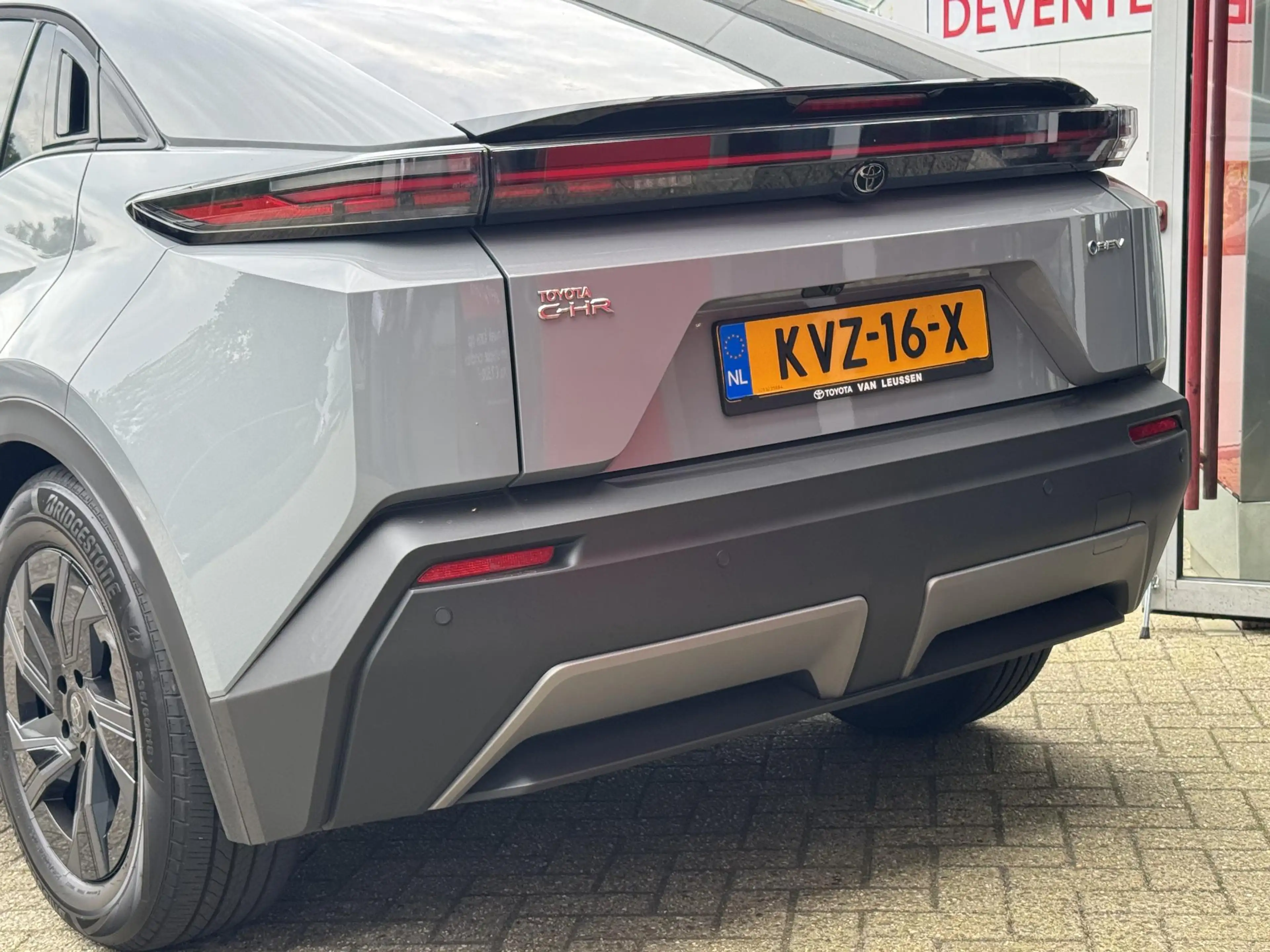 Toyota C-HR+ First Edition 77 kWh WARMTEPOMP EL-ACHTERKLEP PRIV — photo 19