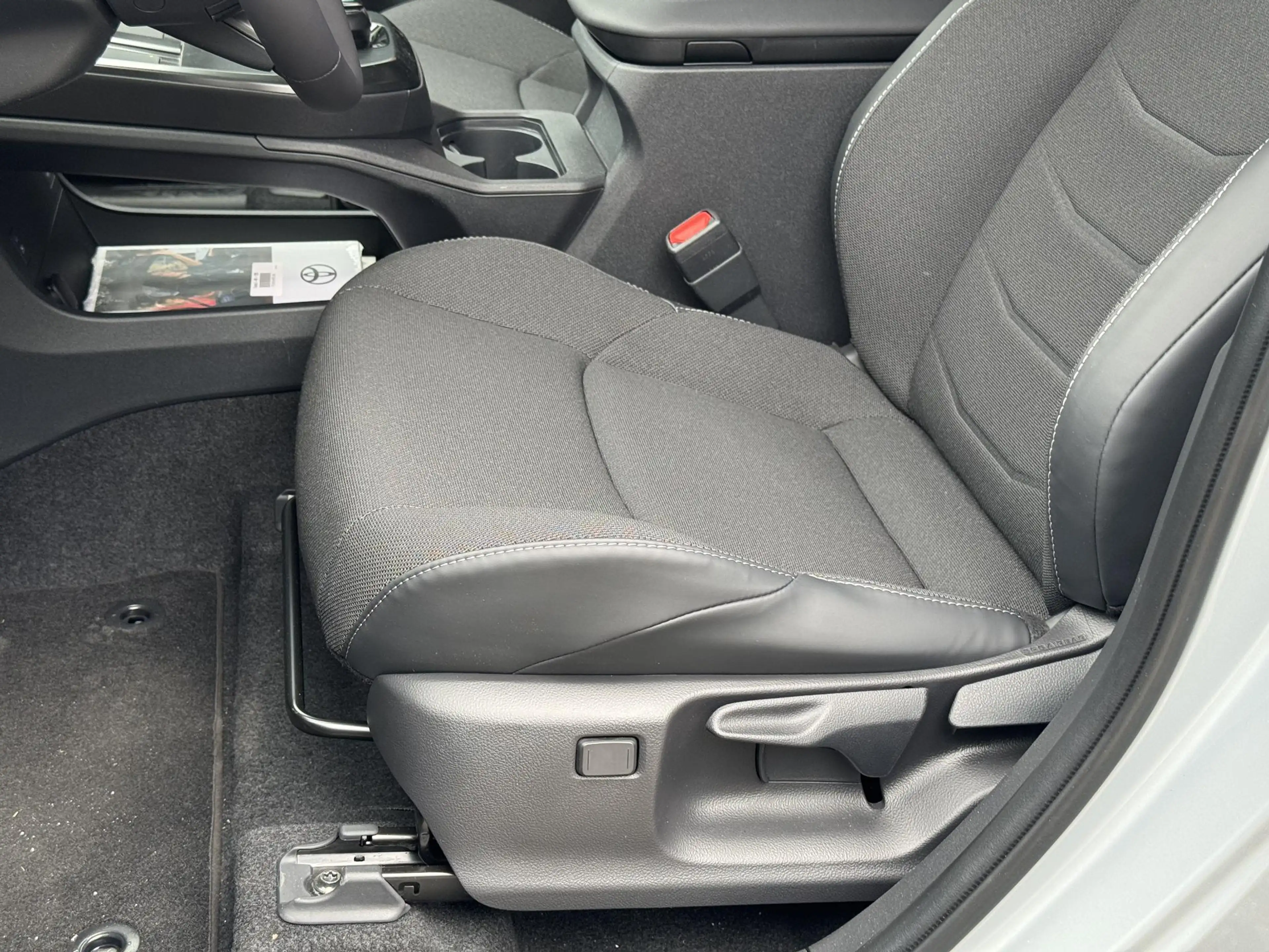 Toyota C-HR+ First Edition 77 kWh WARMTEPOMP EL-ACHTERKLEP PRIV — photo 11