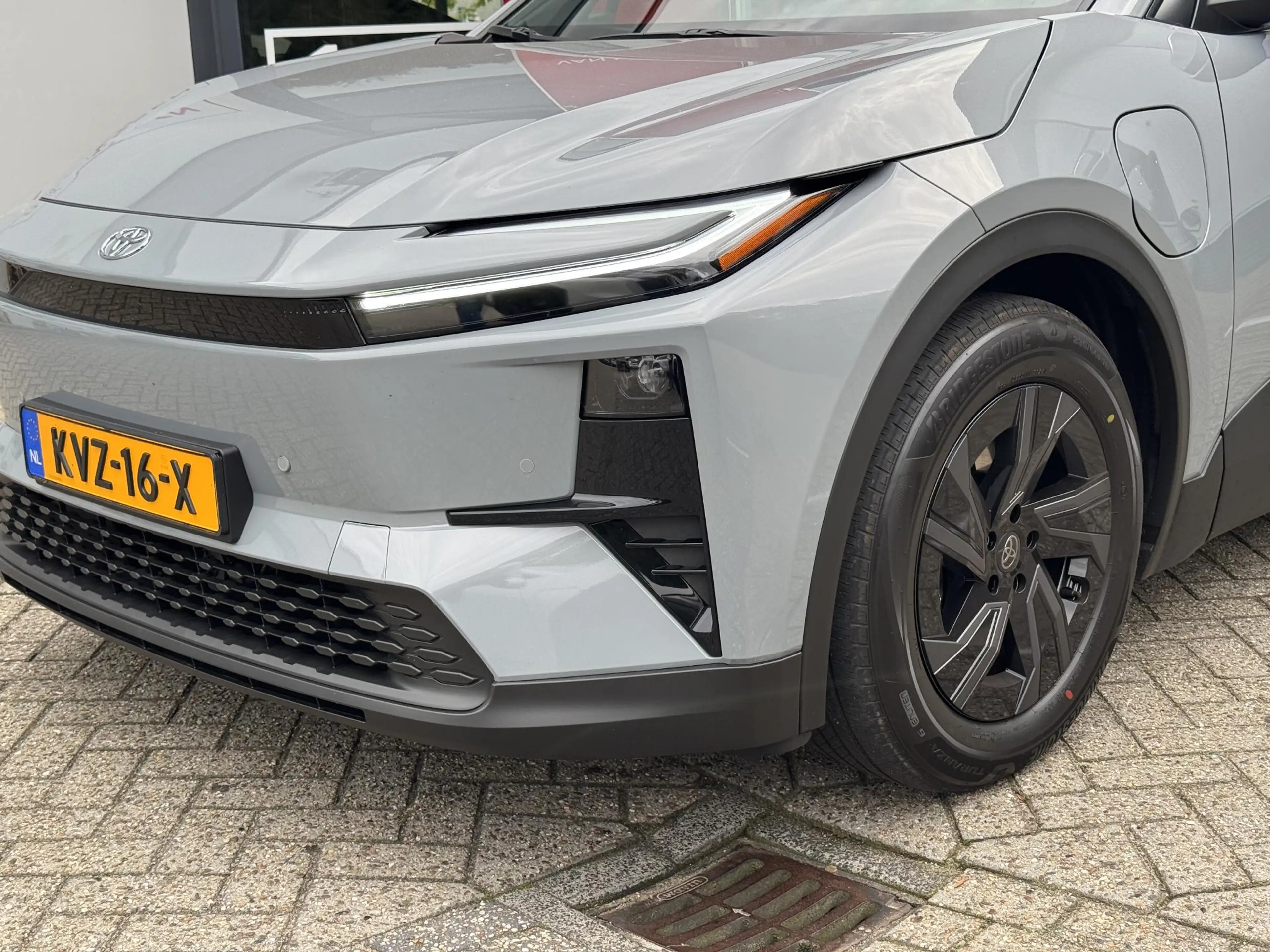 Toyota C-HR+ First Edition 77 kWh WARMTEPOMP EL-ACHTERKLEP PRIV — photo 18