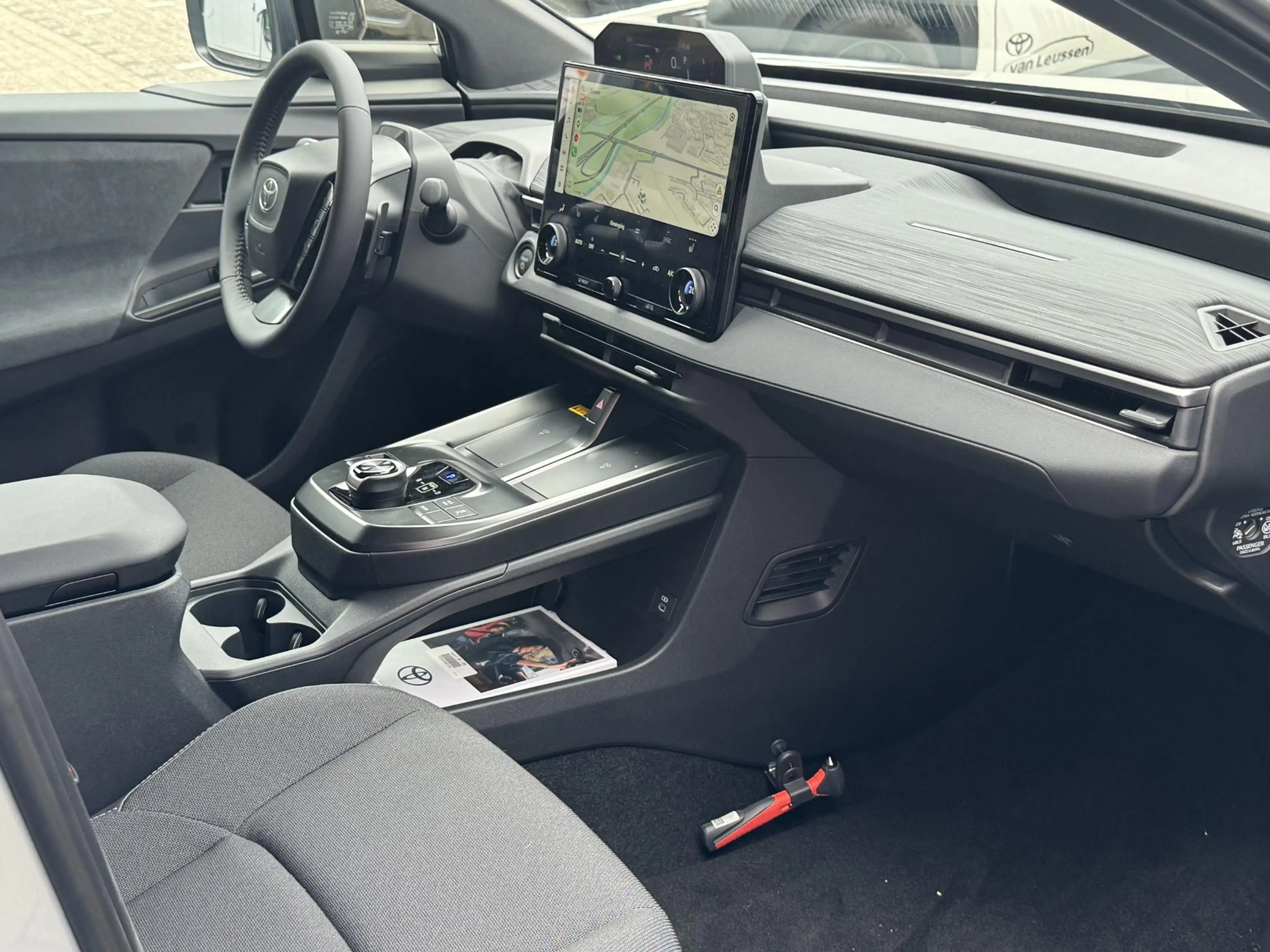Toyota C-HR+ First Edition 77 kWh WARMTEPOMP EL-ACHTERKLEP PRIV — photo 3