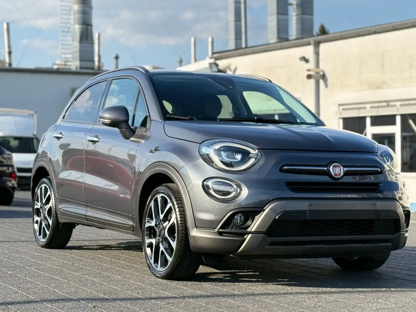 Fiat 500X Cross mit 19 Zoll Felgen + ACC + TWA Grau - 1