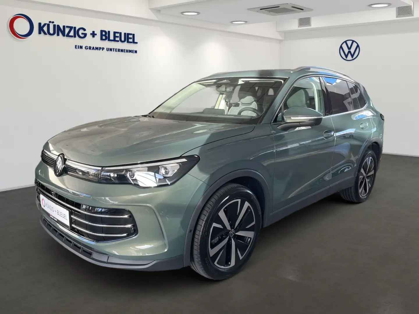 Volkswagen Tiguan Elegance 2.0 TDI DSG AHK Assistenz DCC Ma Vert - 2