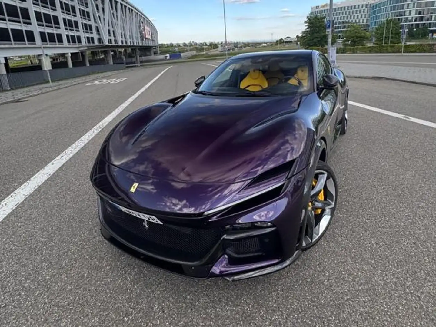 Ferrari Purosangue DCT; Lack: Viola Hong-Kong ; n. W. Violett - 2