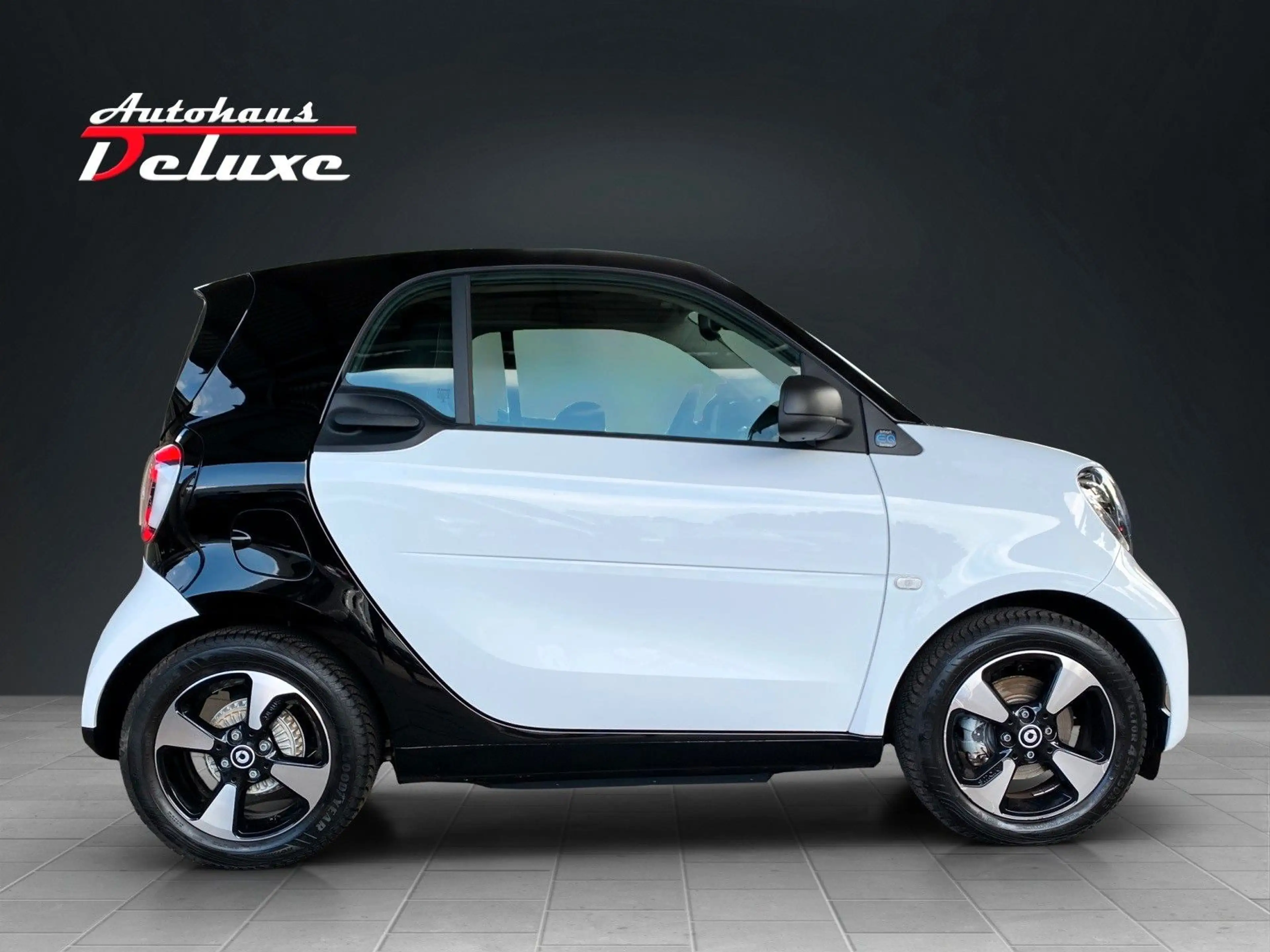 smart forTwo COUPE EQ NAVI-KAMERA-PANORAMA-LED — photo 8