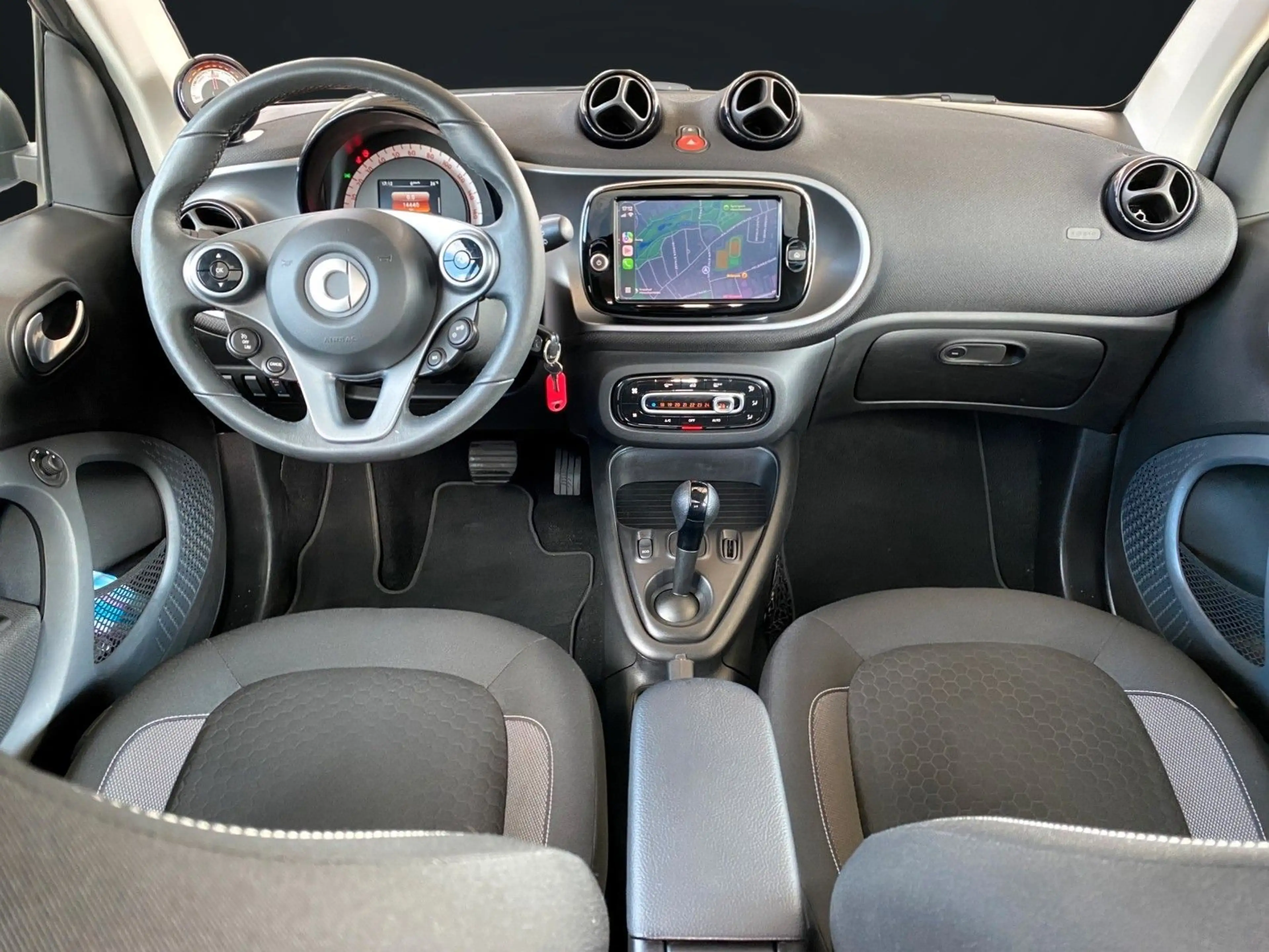 smart forTwo COUPE EQ NAVI-KAMERA-PANORAMA-LED — photo 10