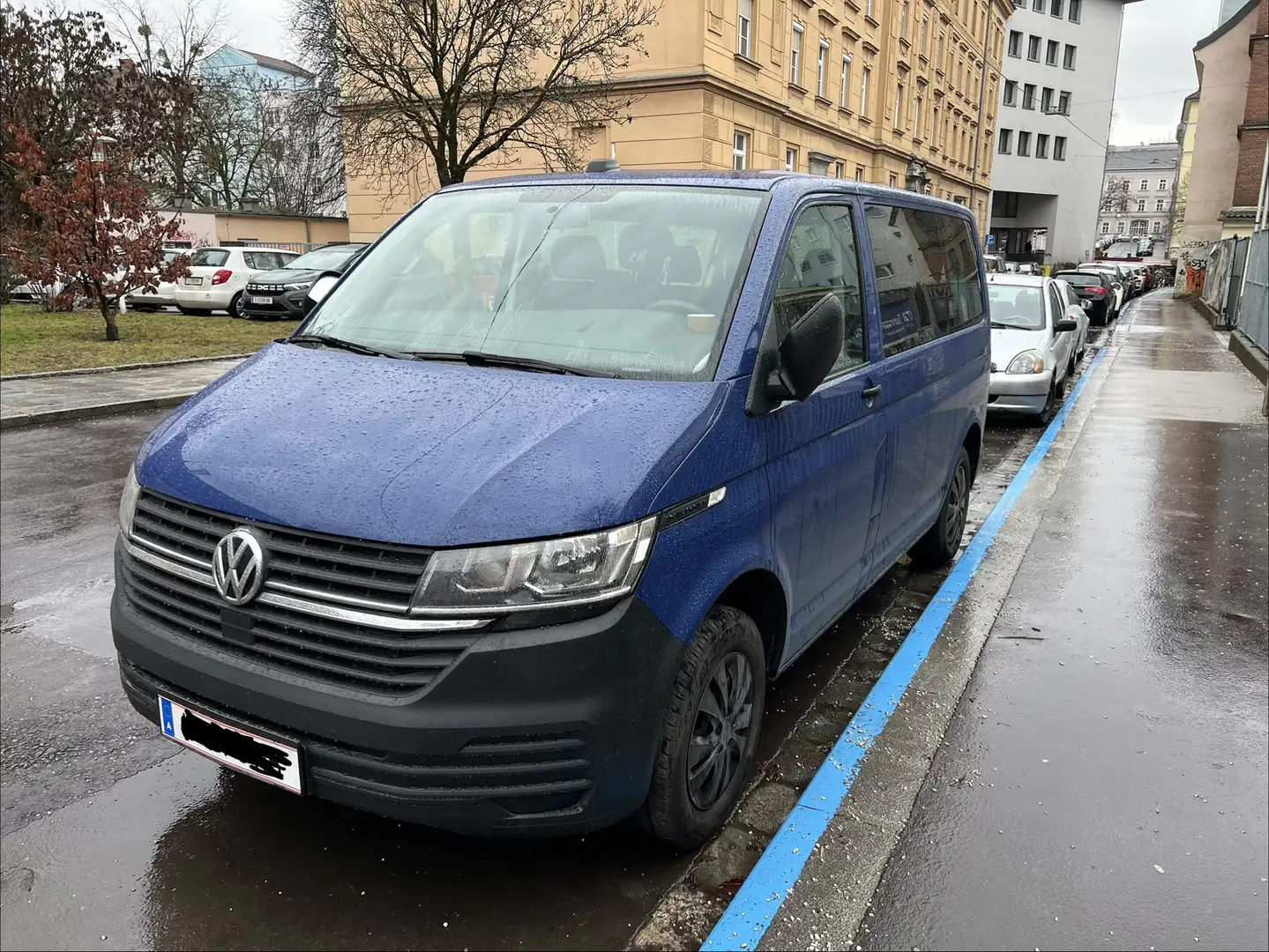 Volkswagen T6.1 Kombi Blau - 1