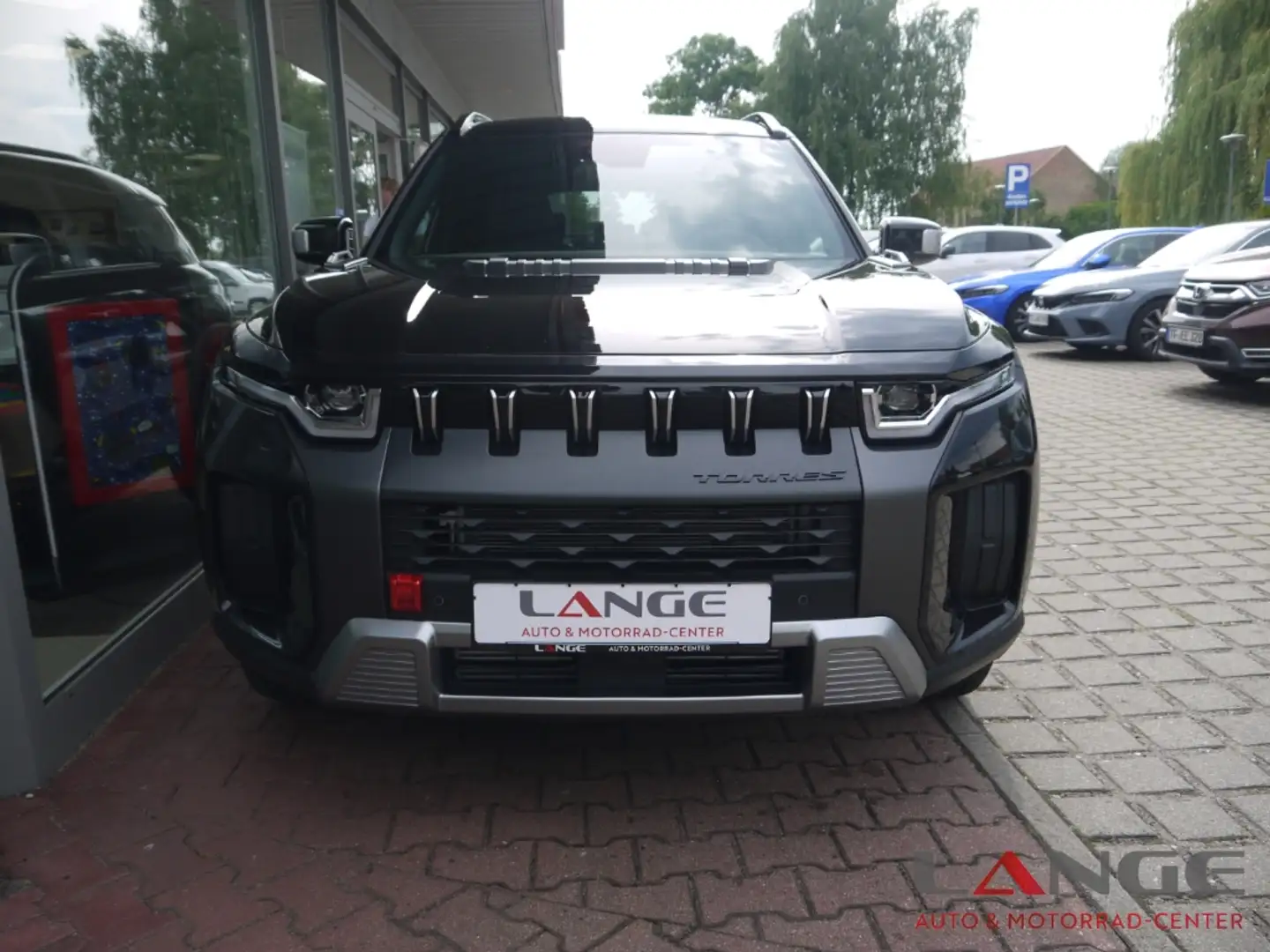 KGM Torres 1.5 T-GDi AWD Nomad Navi Klimaautom SHZ Temp Tel.- Zwart - 2