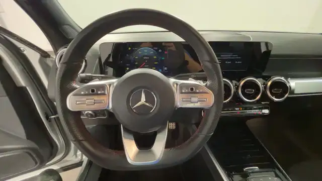 Mercedes-Benz GLB view 12