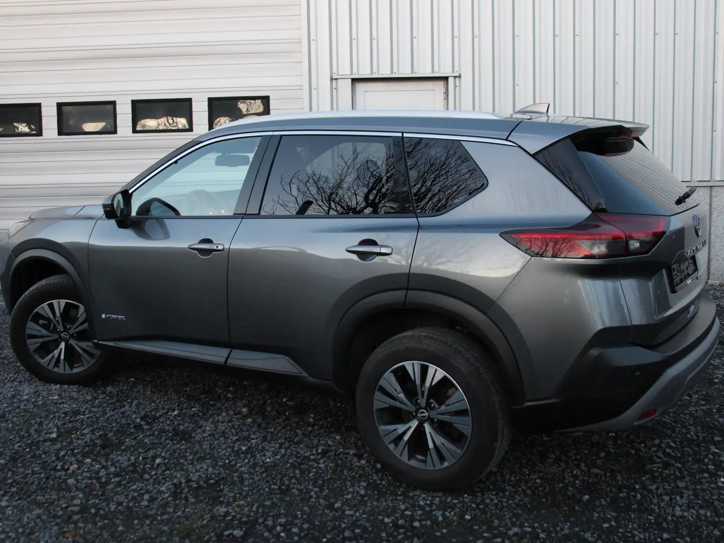 Nissan X-Trail 1.5 HEV Grau - 2