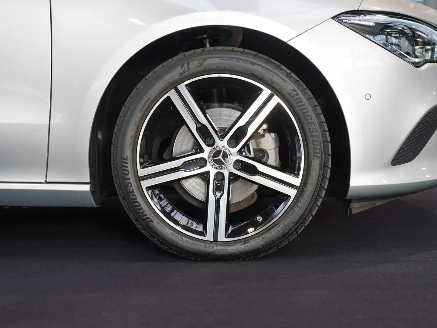Mercedes-Benz CLA 180 CLA 180 Coupé Progressive Fahrassistenz Standhzg Silver - 2