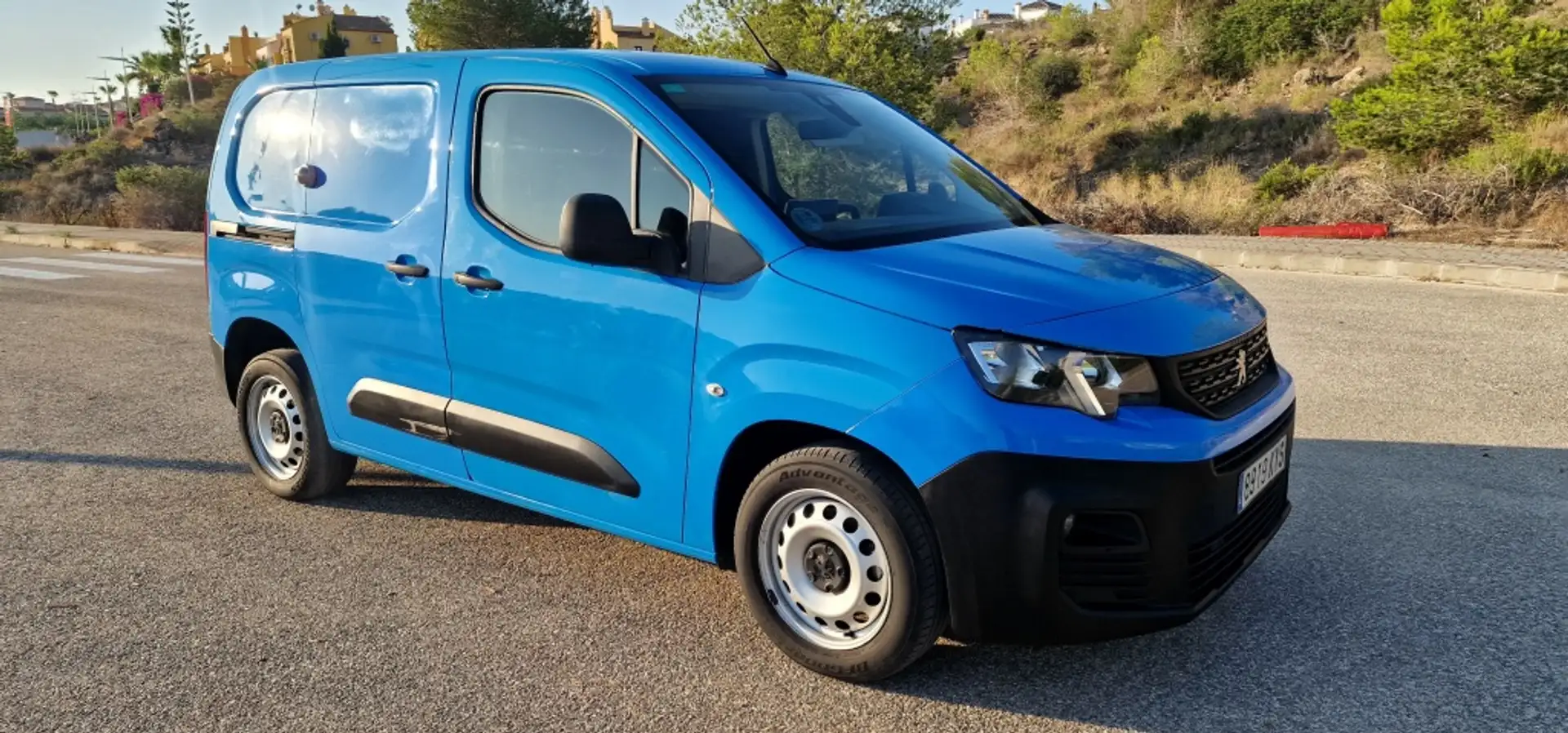 Peugeot Partner 1.6BlueHDI Premium Standard 1000kg 100 Azul - 1