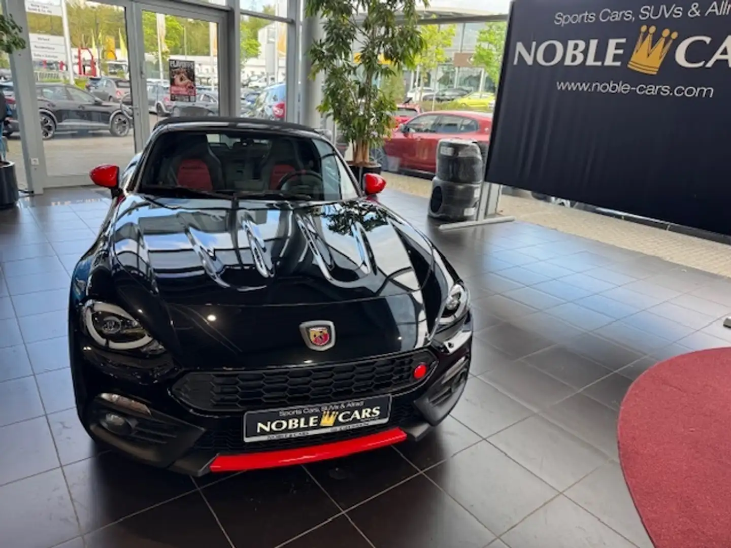 Abarth 124 Spider BOSE NAVI SHZ LED Fekete - 2