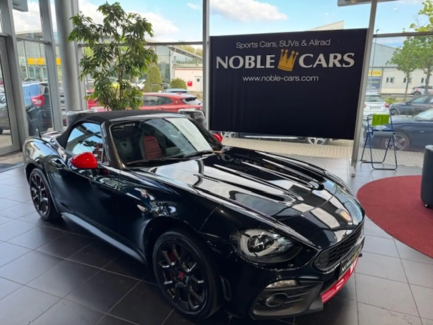 Abarth 124 Spider BOSE NAVI SHZ LED Fekete - 1