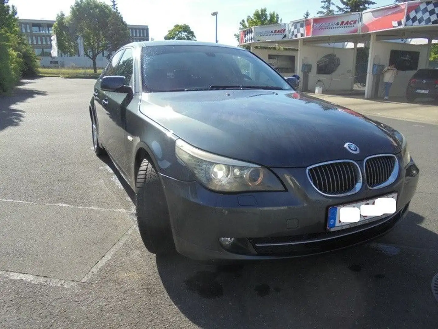 BMW 523 i TÜV 05/27;LEDER;NAVI;XENON;AHK;S/H;PDC;TOP Šedá - 1