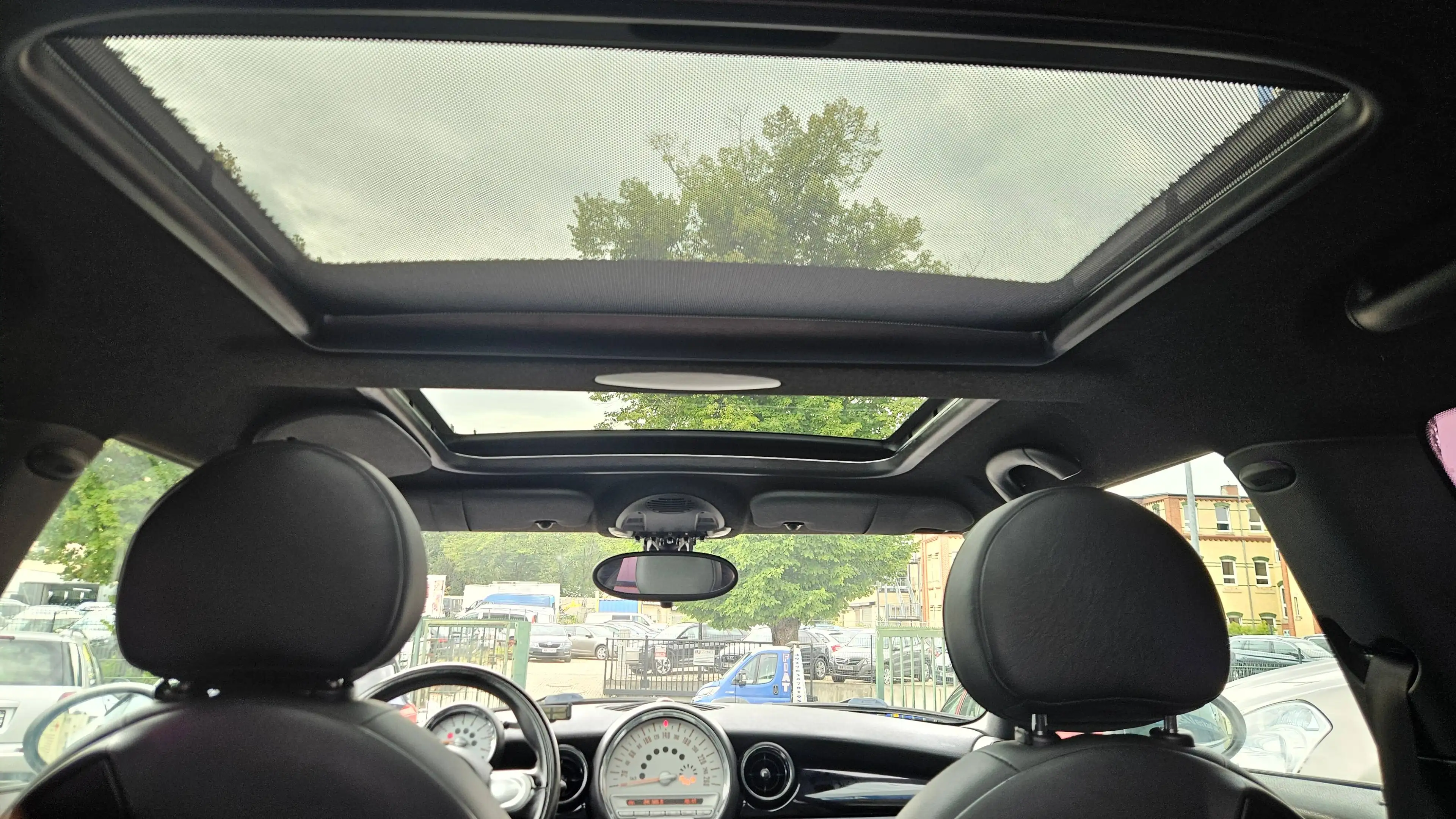 MINI One Cooper — photo 15