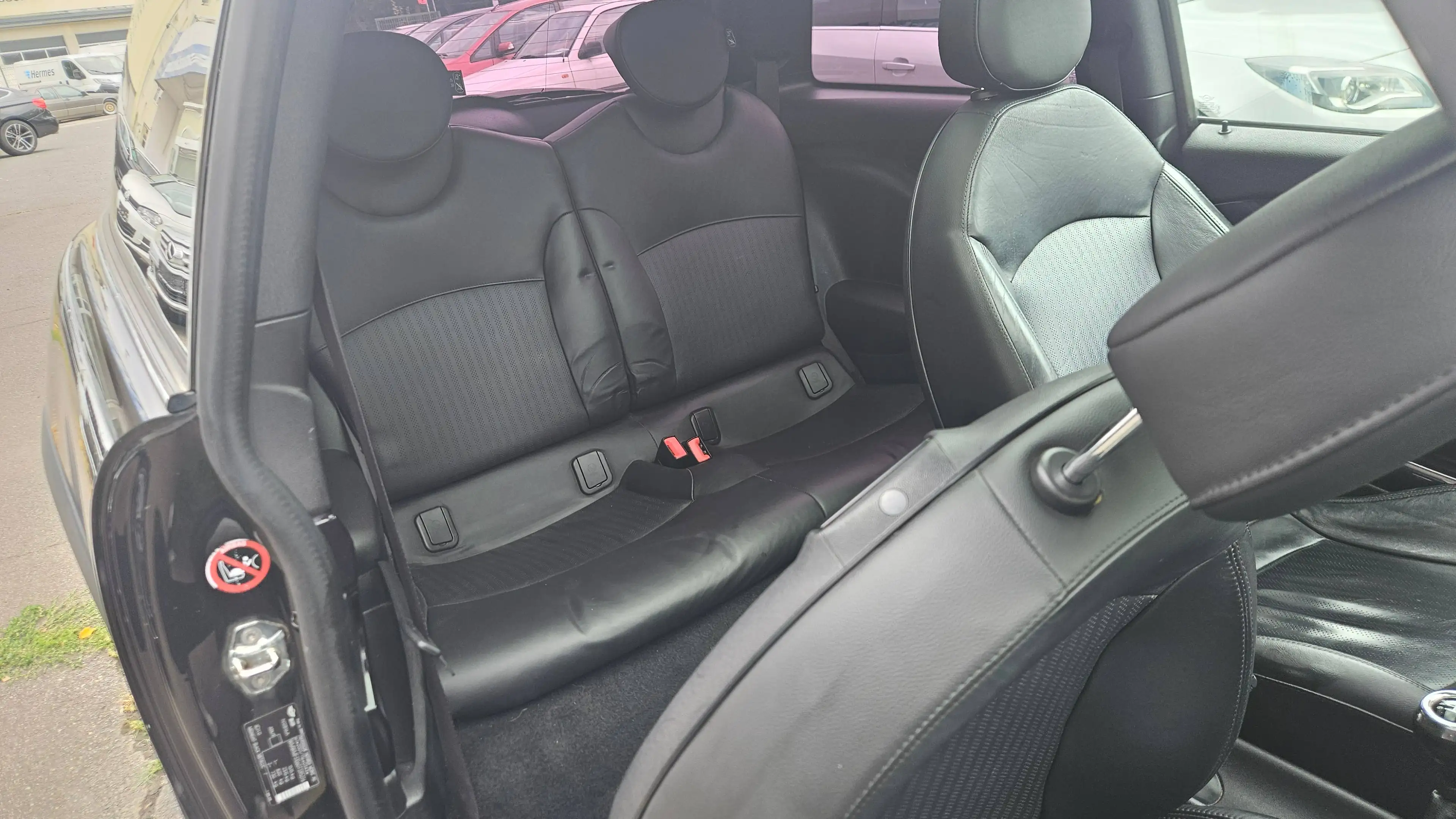 MINI One Cooper — photo 13