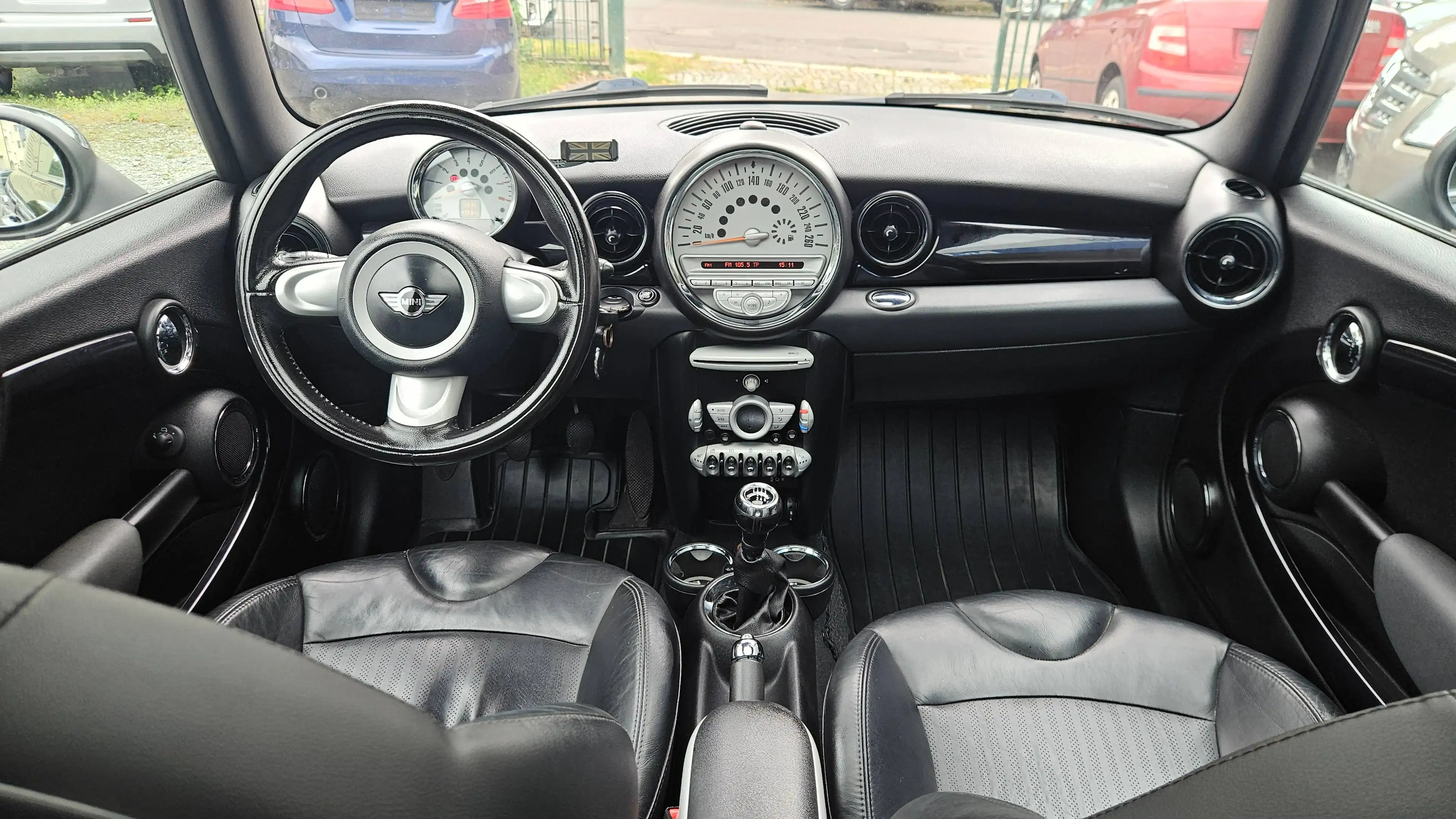 MINI One Cooper — photo 10